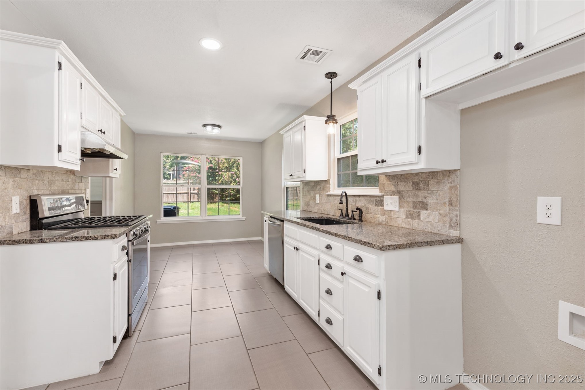 1808 W Inglewood Street W Broken Arrow OK 74011
