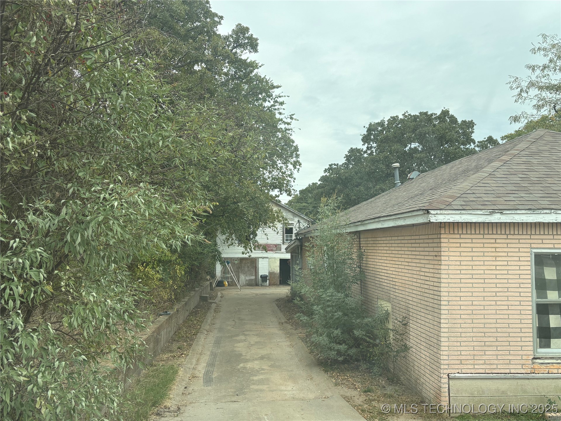 11337 Highway 76 Healdton OK 73438
