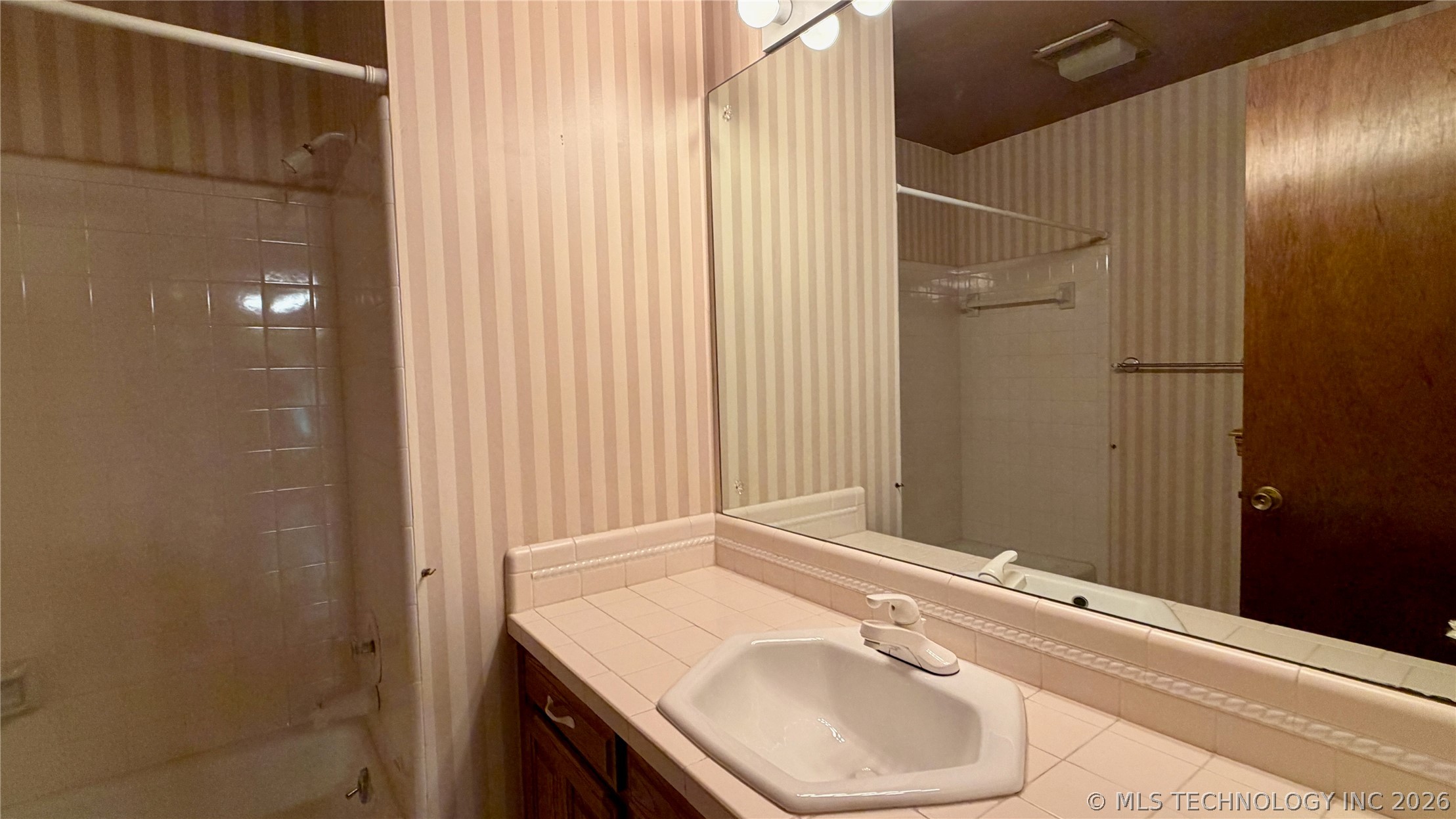 1205 E 10th Street Sand Springs OK 74063