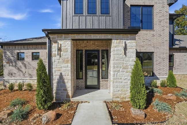 1937 S Surrey Court Bartlesville OK 74006