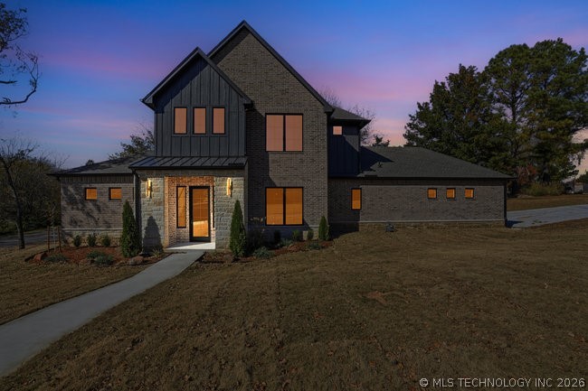 1937 S Surrey Court Bartlesville OK 74006