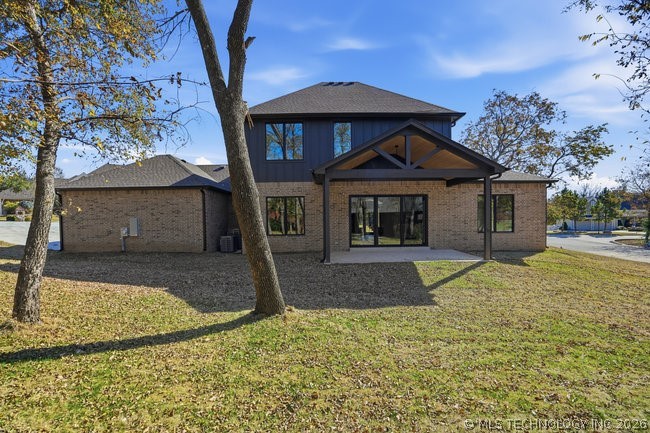 1937 S Surrey Court Bartlesville OK 74006