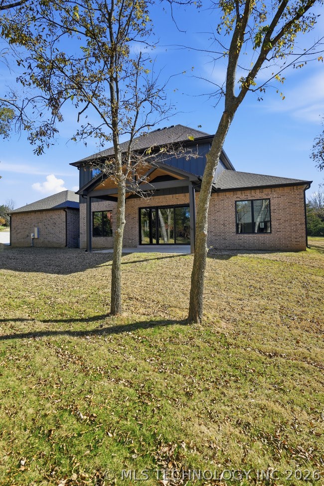 1937 S Surrey Court Bartlesville OK 74006
