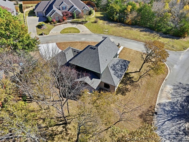 1937 S Surrey Court Bartlesville OK 74006