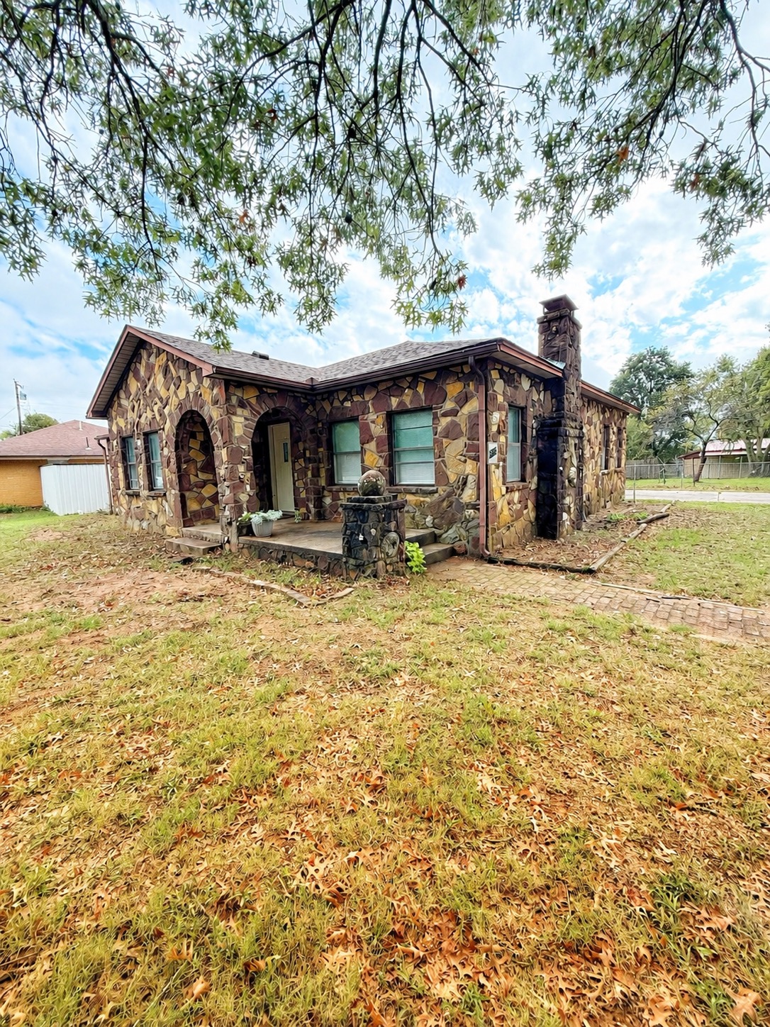 301 Warren Street Holdenville OK 74848