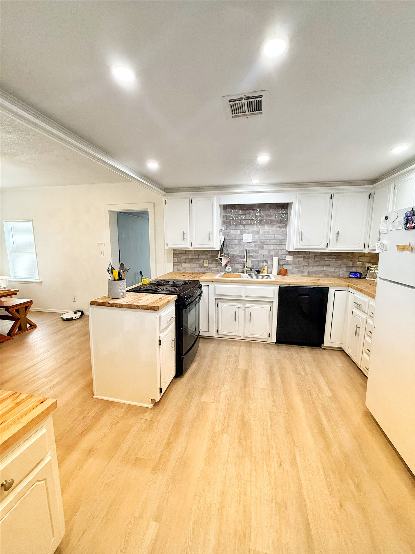 301 Warren Street Holdenville OK 74848