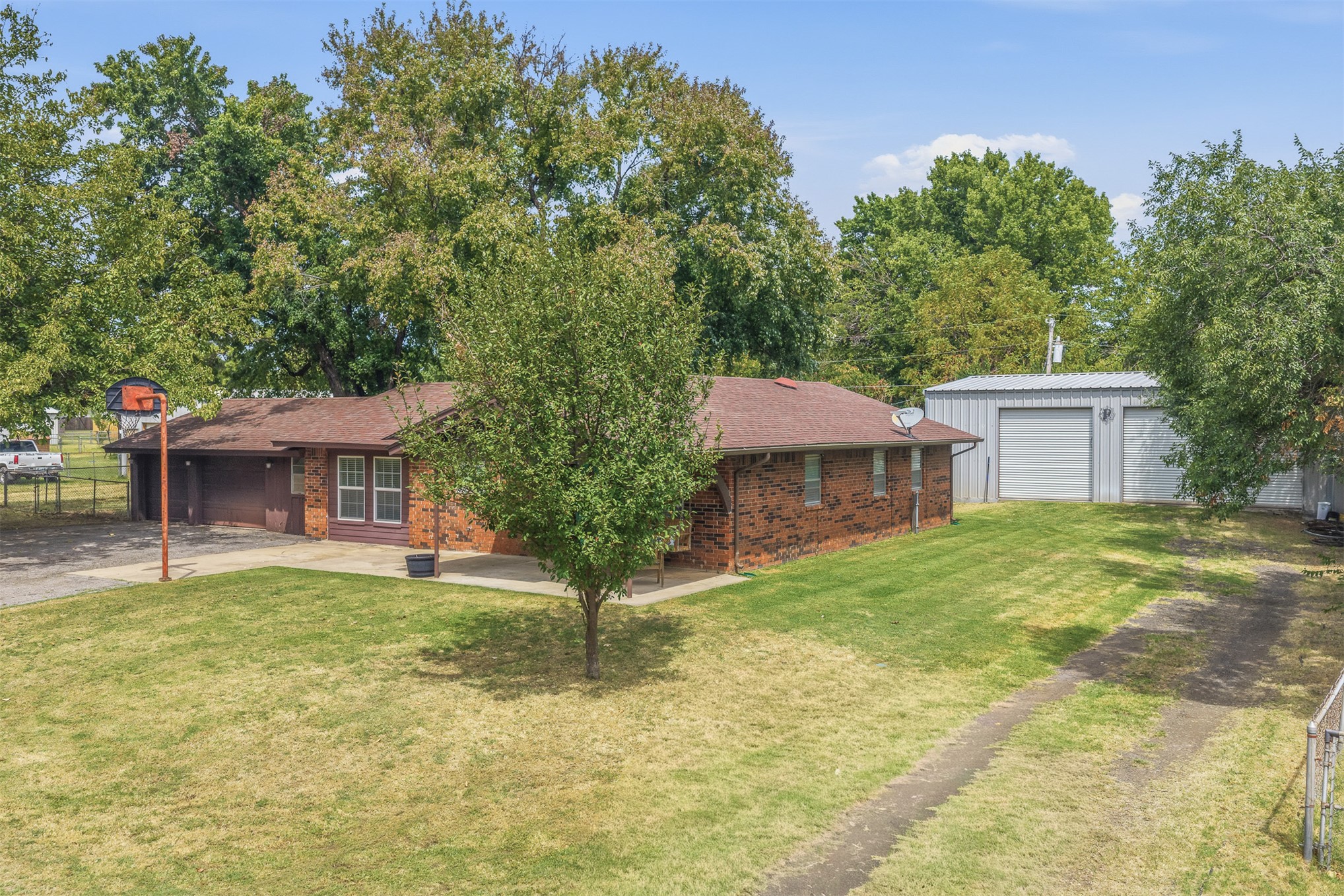 1206 E Schmid Wynnewood OK 73098