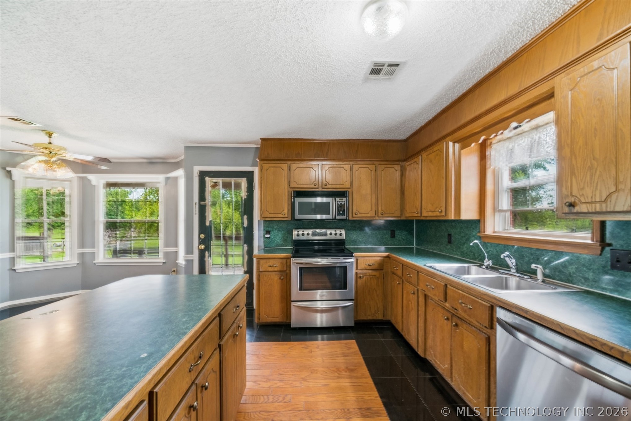 996 N Douglas Drive Claremore OK 74017