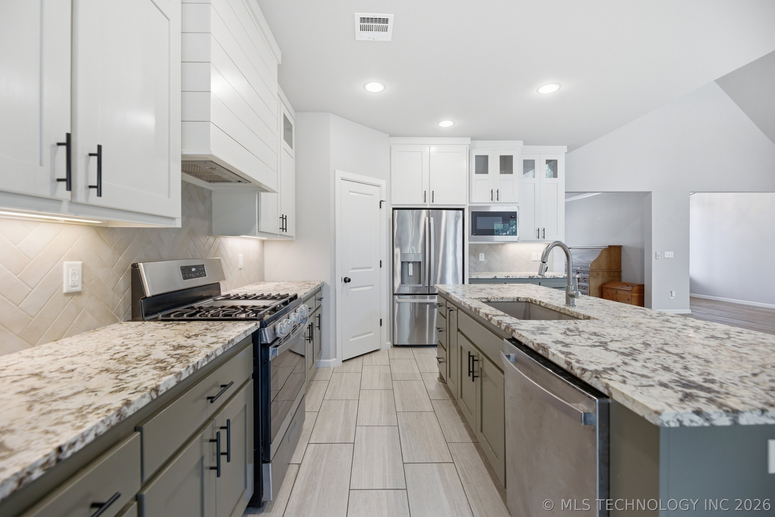 1820 E 45th Place Sand Springs OK 74063