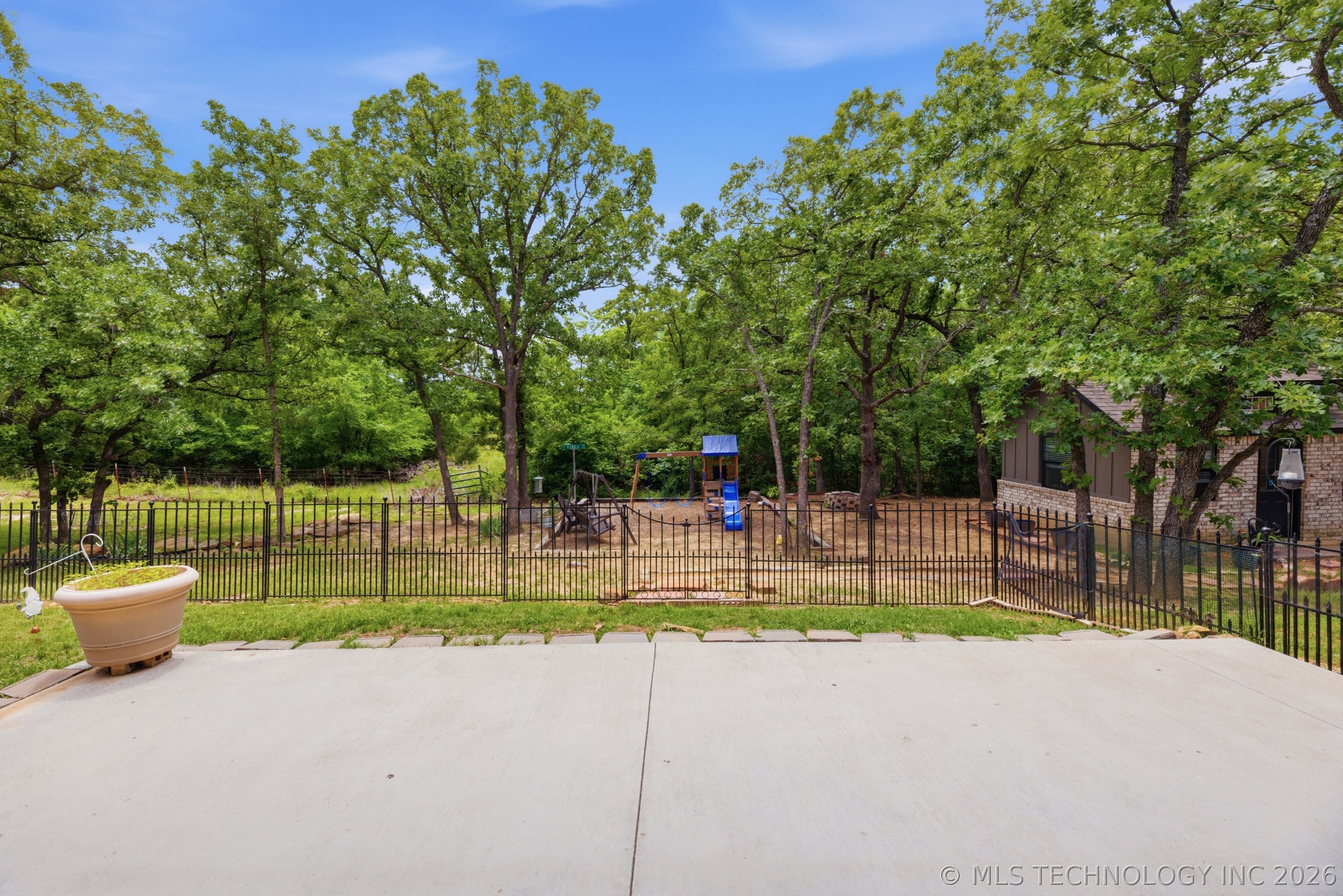 1820 E 45th Place Sand Springs OK 74063