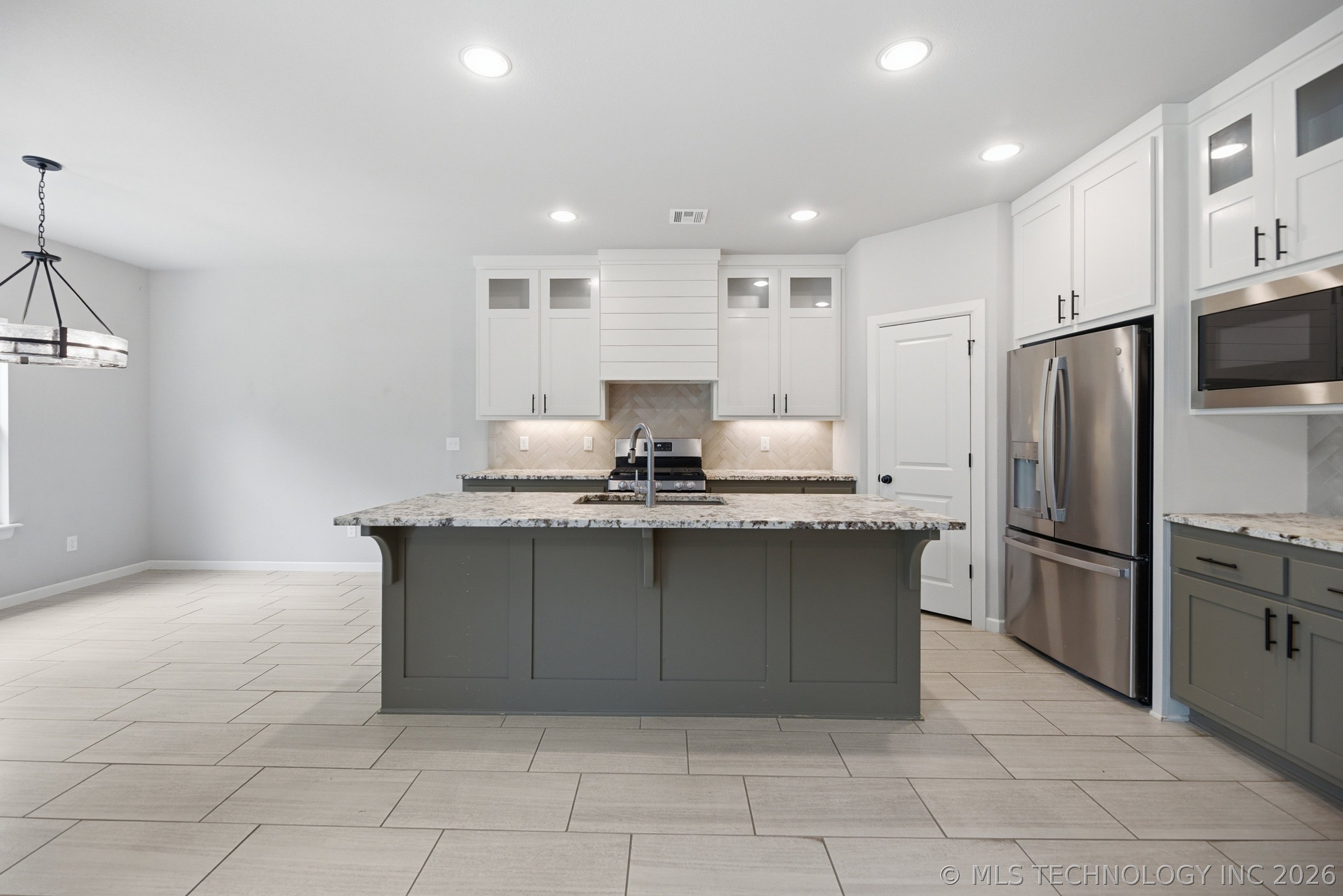 1820 E 45th Place Sand Springs OK 74063