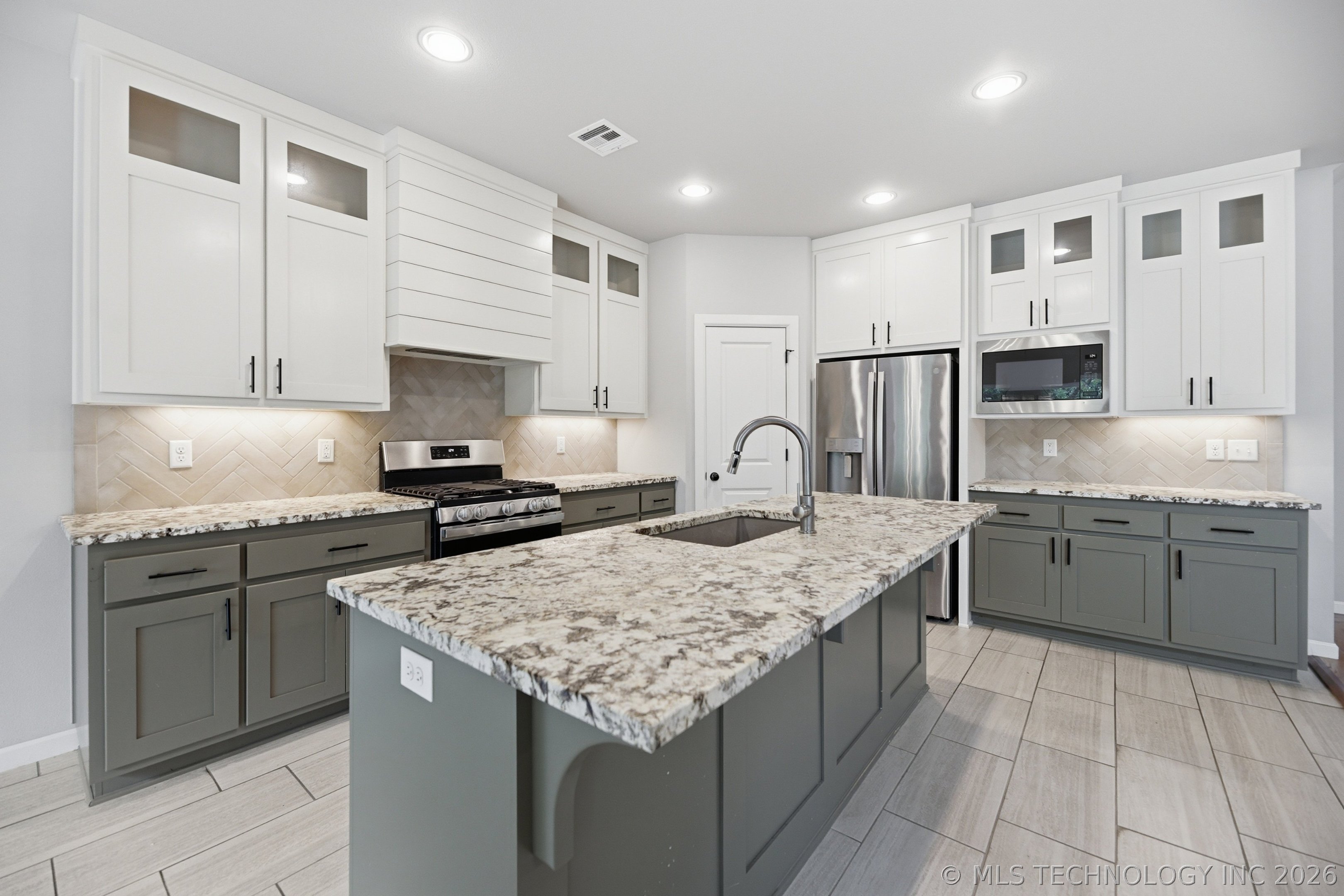 1820 E 45th Place Sand Springs OK 74063
