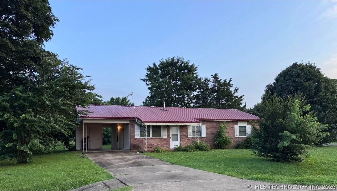 1106 W Hickory Street Stilwell OK 74960