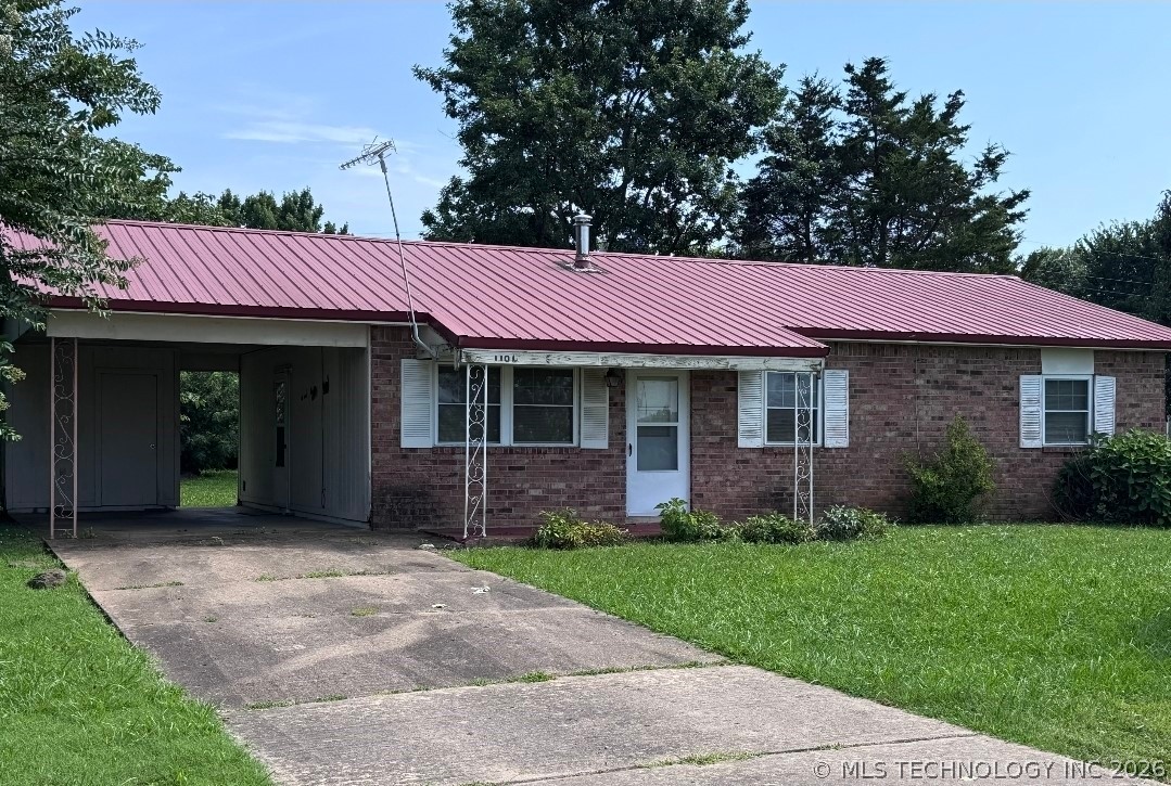 1106 W Hickory Street Stilwell OK 74960