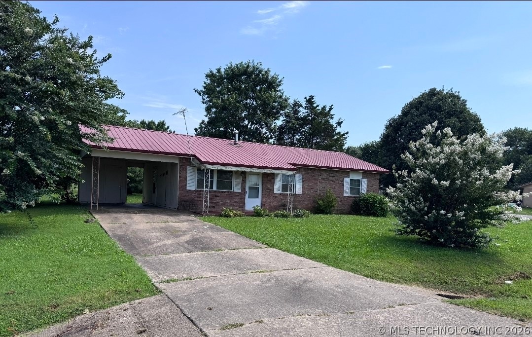 1106 W Hickory Street Stilwell OK 74960