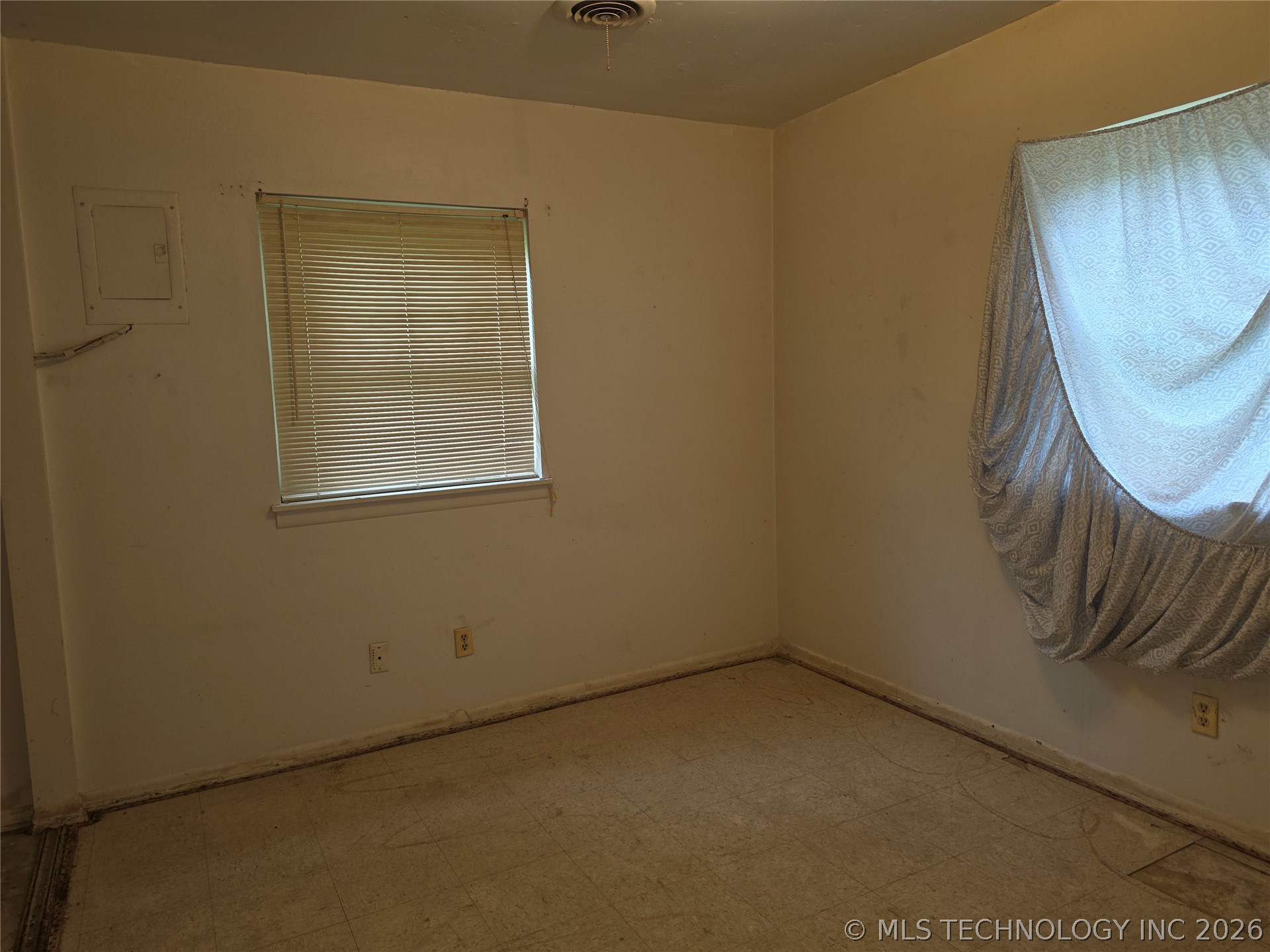 1106 W Hickory Street Stilwell OK 74960