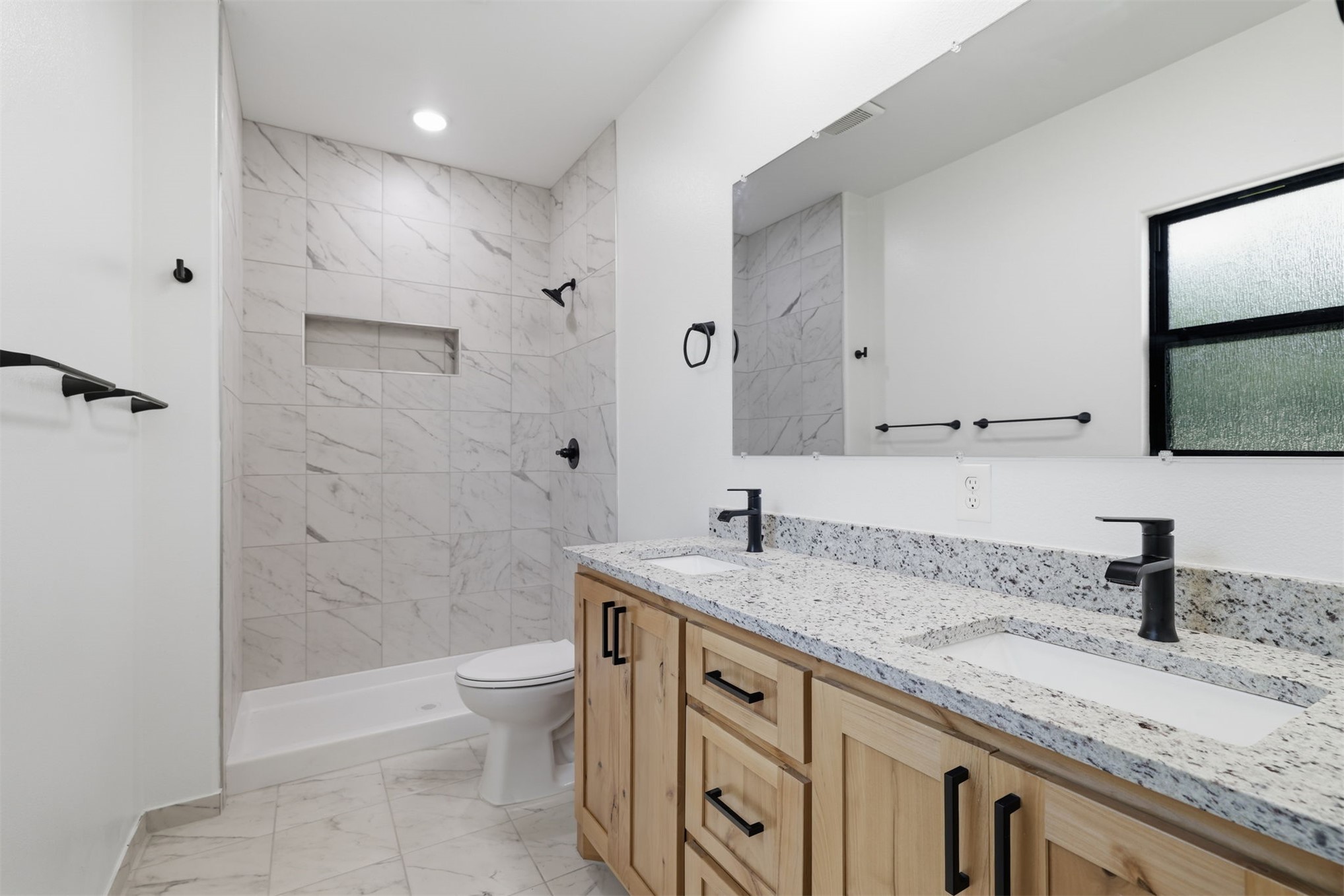 63 Deerfield Colbert OK 74733