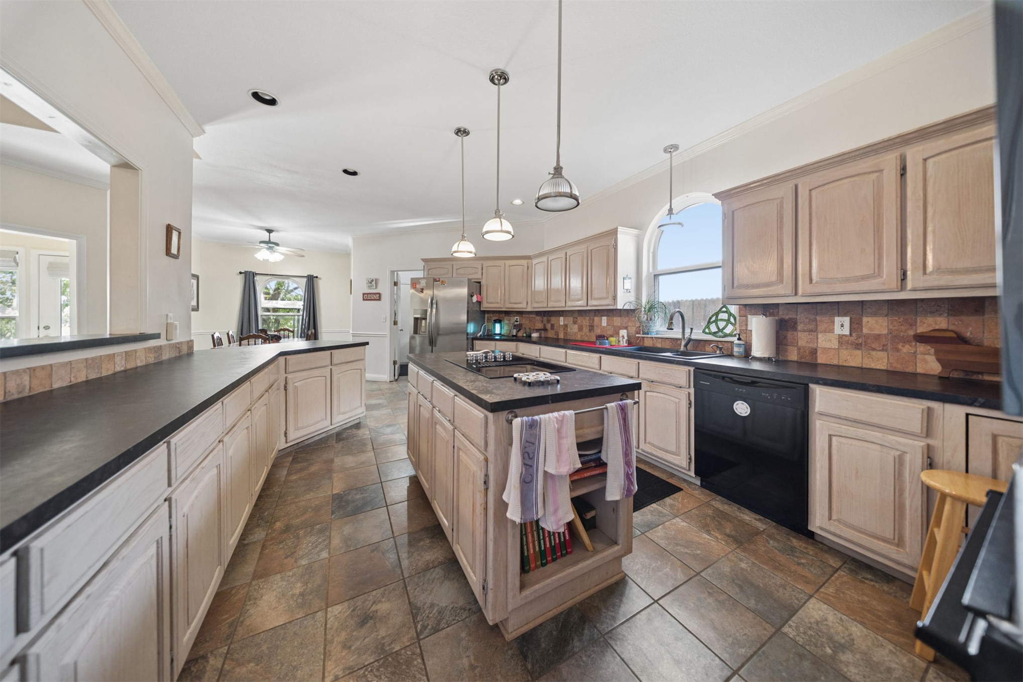 4308 S Dogwood Avenue Broken Arrow OK 74011