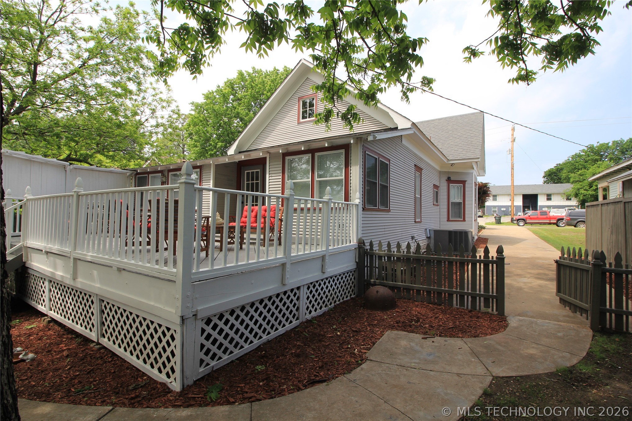 1024 E Lee Avenue Sapulpa OK 74066