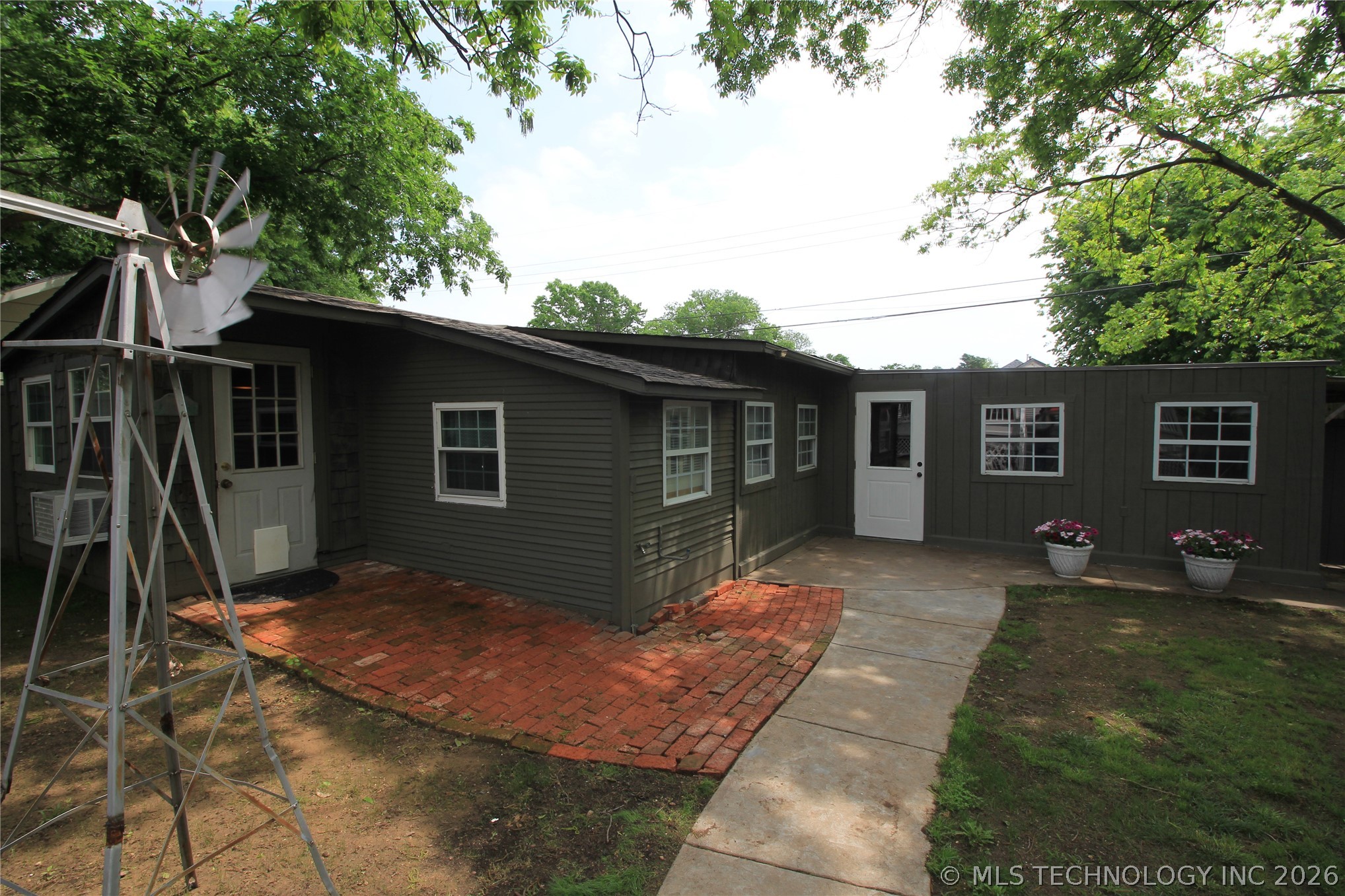 1024 E Lee Avenue Sapulpa OK 74066