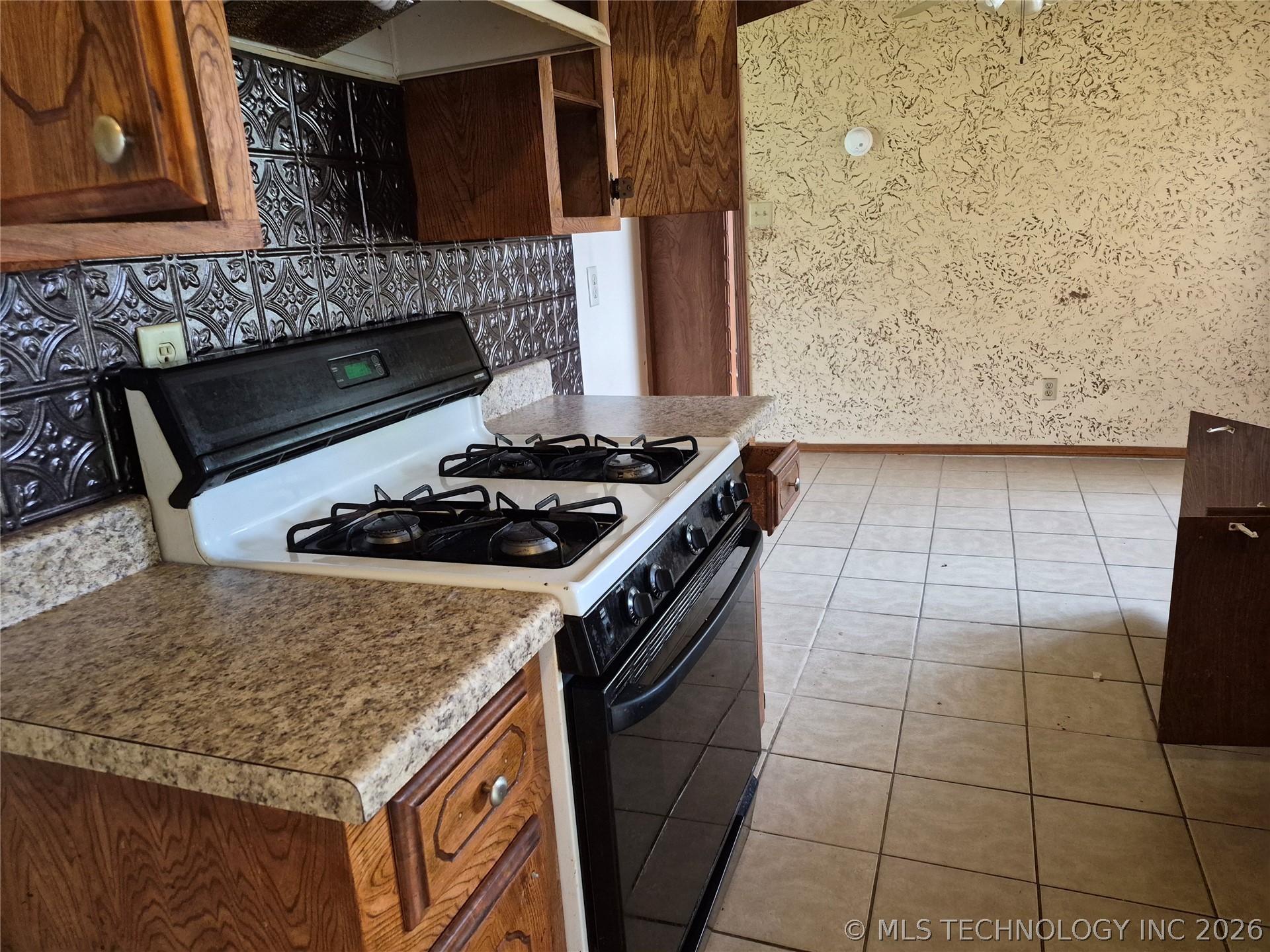 1418 E 1st Street Okmulgee OK 74447