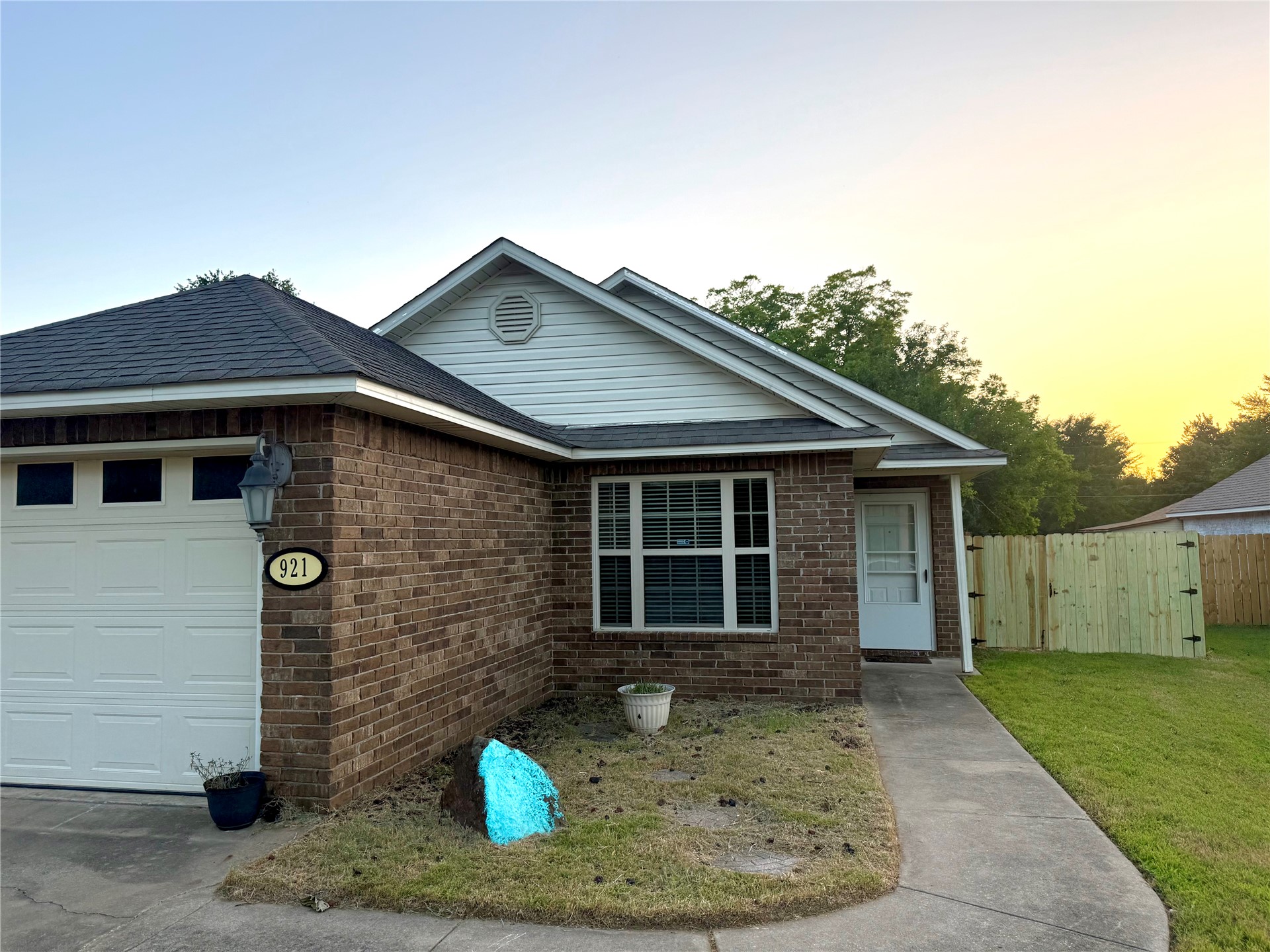 921 S Locust Sallisaw OK 74955