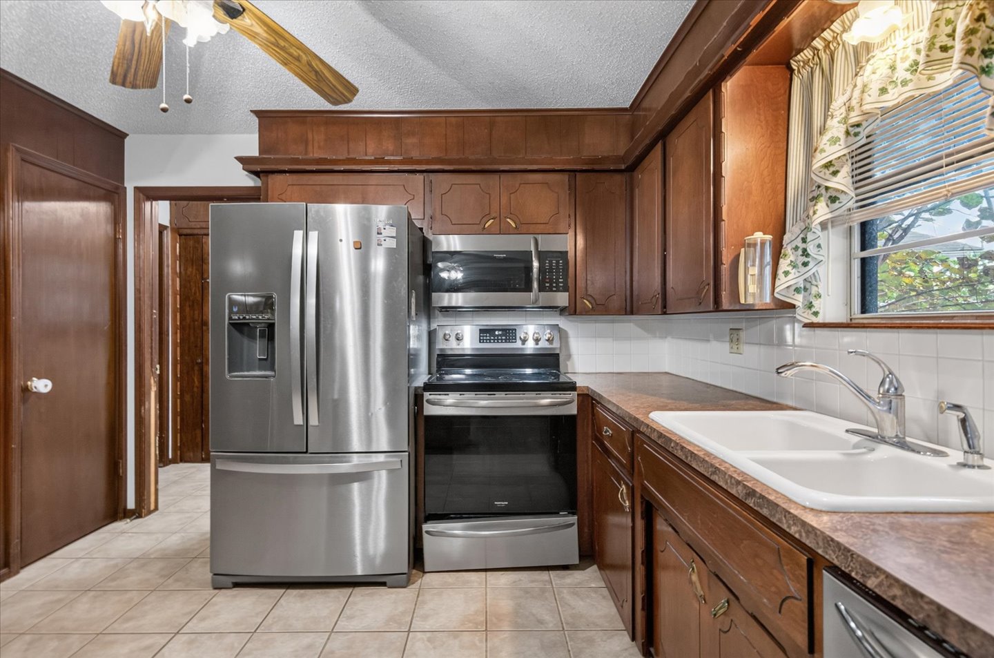 520 S Barclay Avenue Dewey OK 74029
