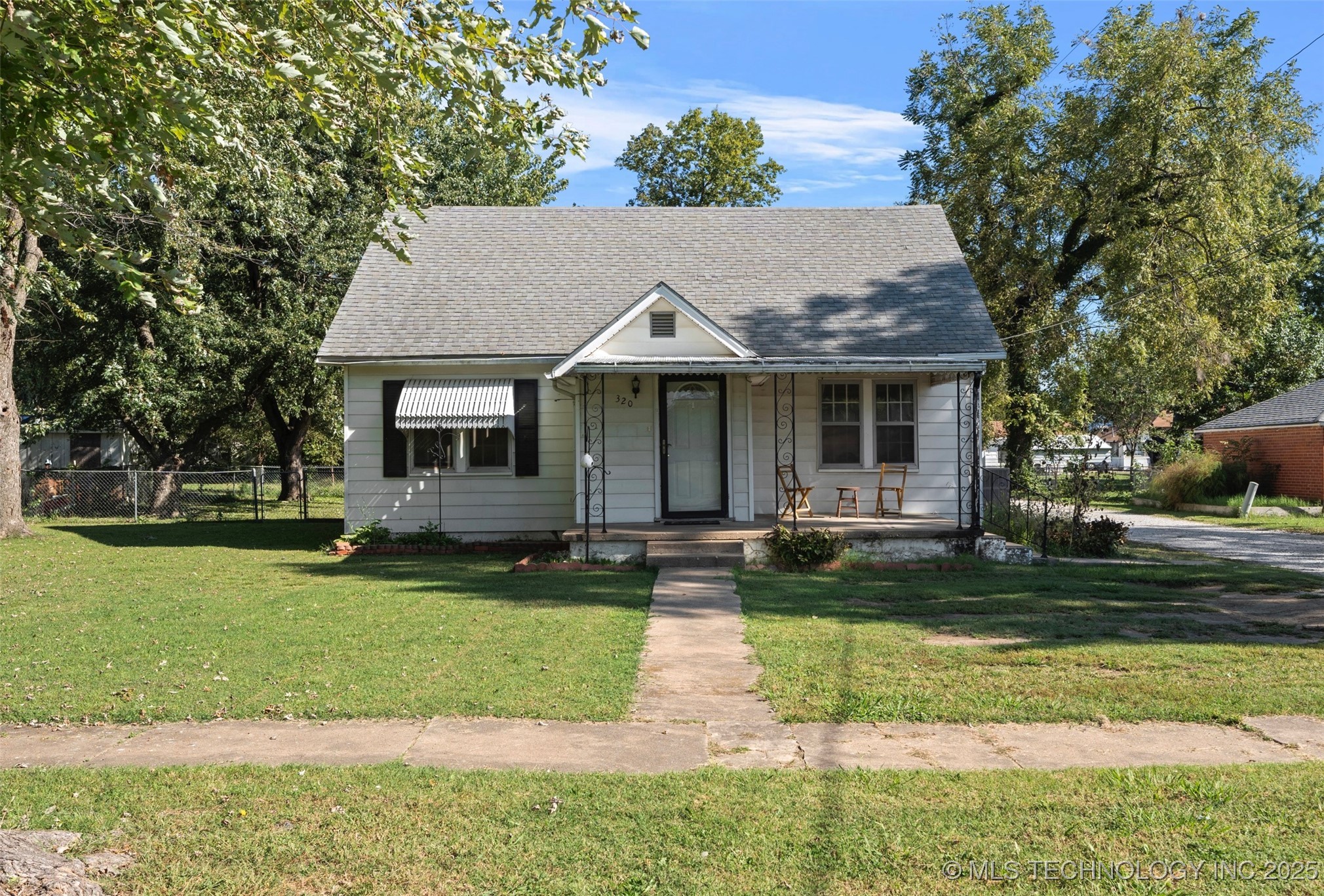 320 W Tahlequah Vinita OK 74301