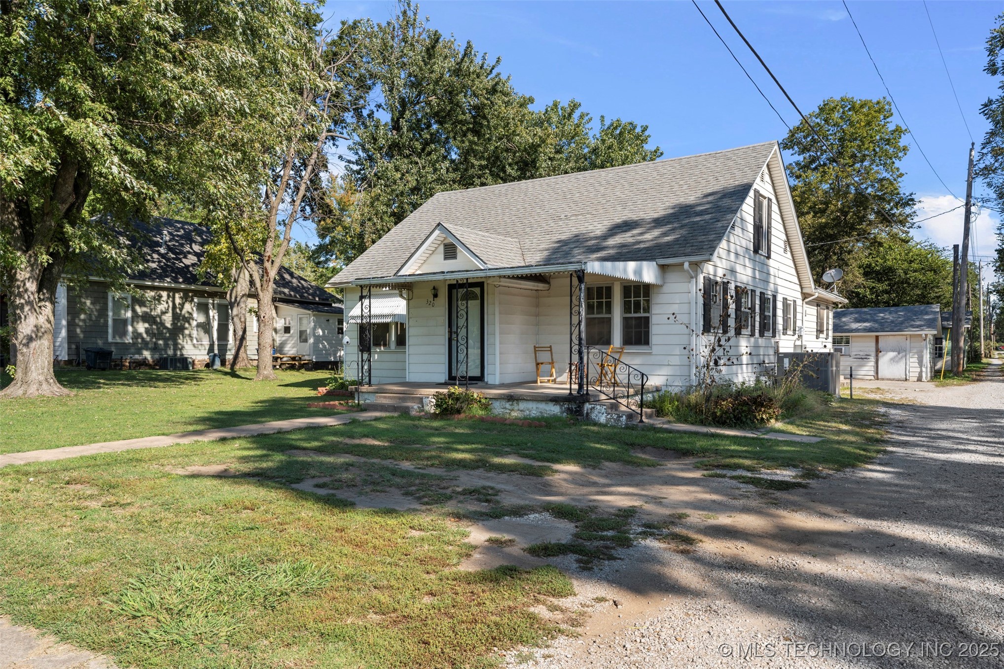 320 W Tahlequah Vinita OK 74301