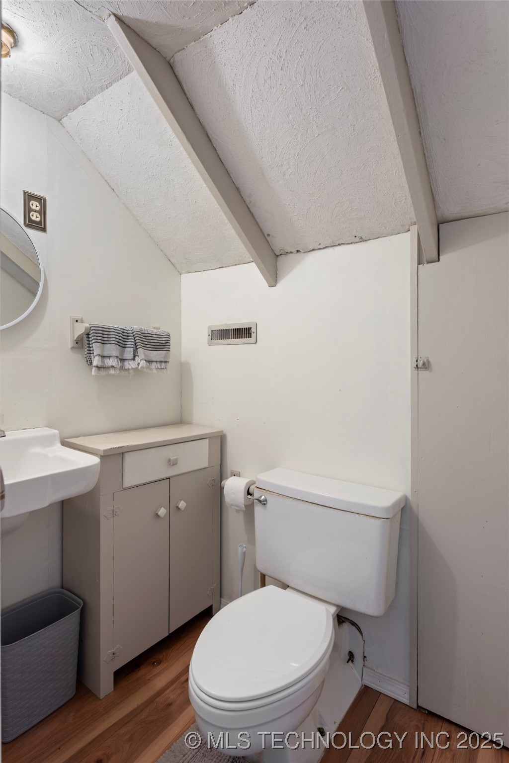320 W Tahlequah Vinita OK 74301