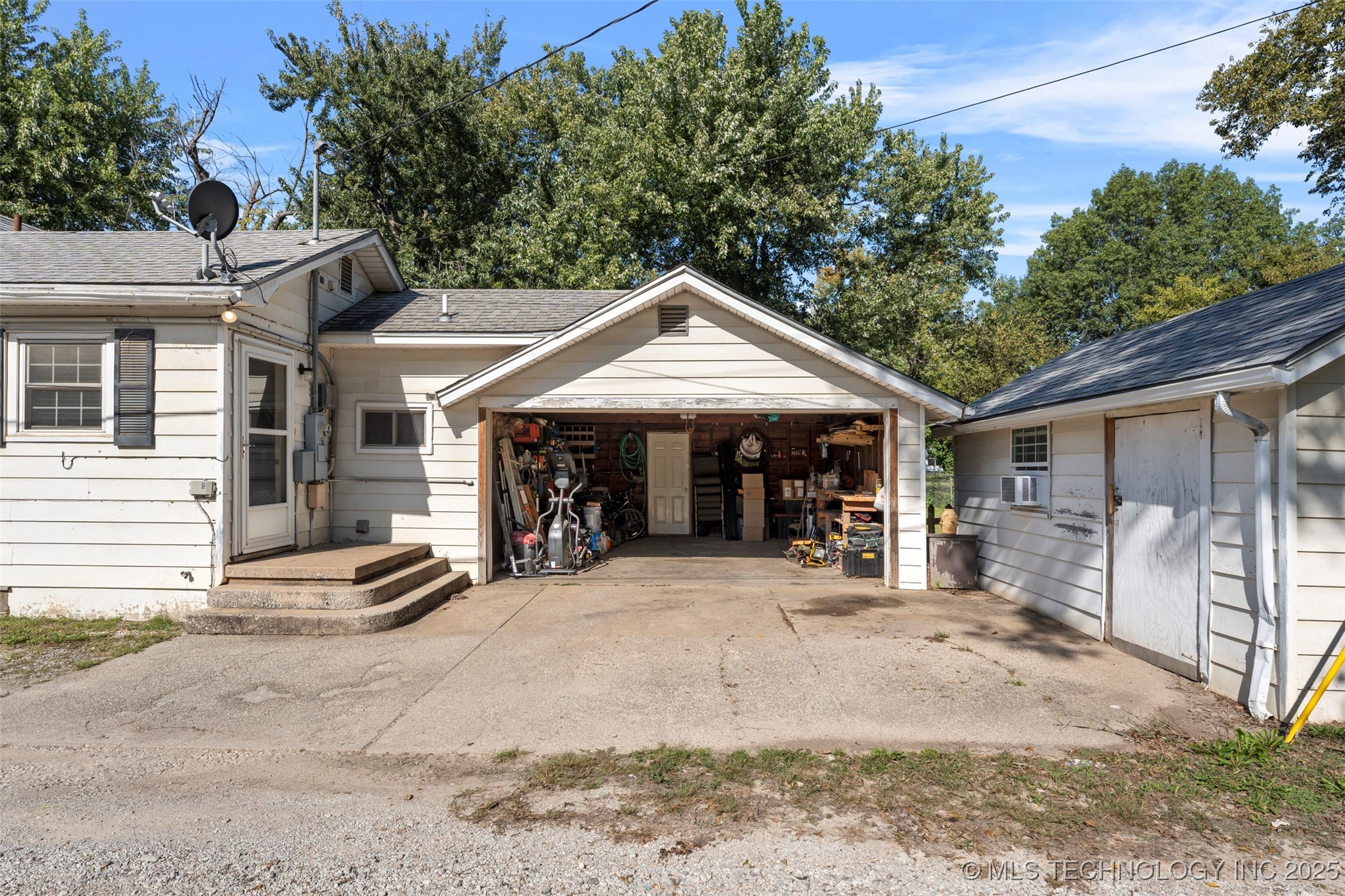 320 W Tahlequah Vinita OK 74301