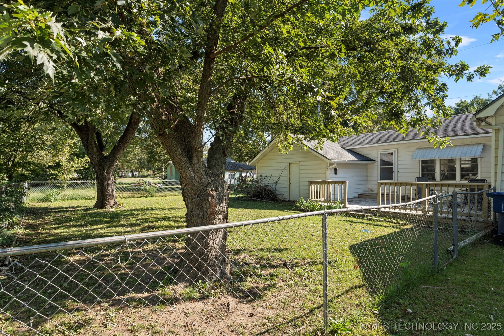 320 W Tahlequah Vinita OK 74301