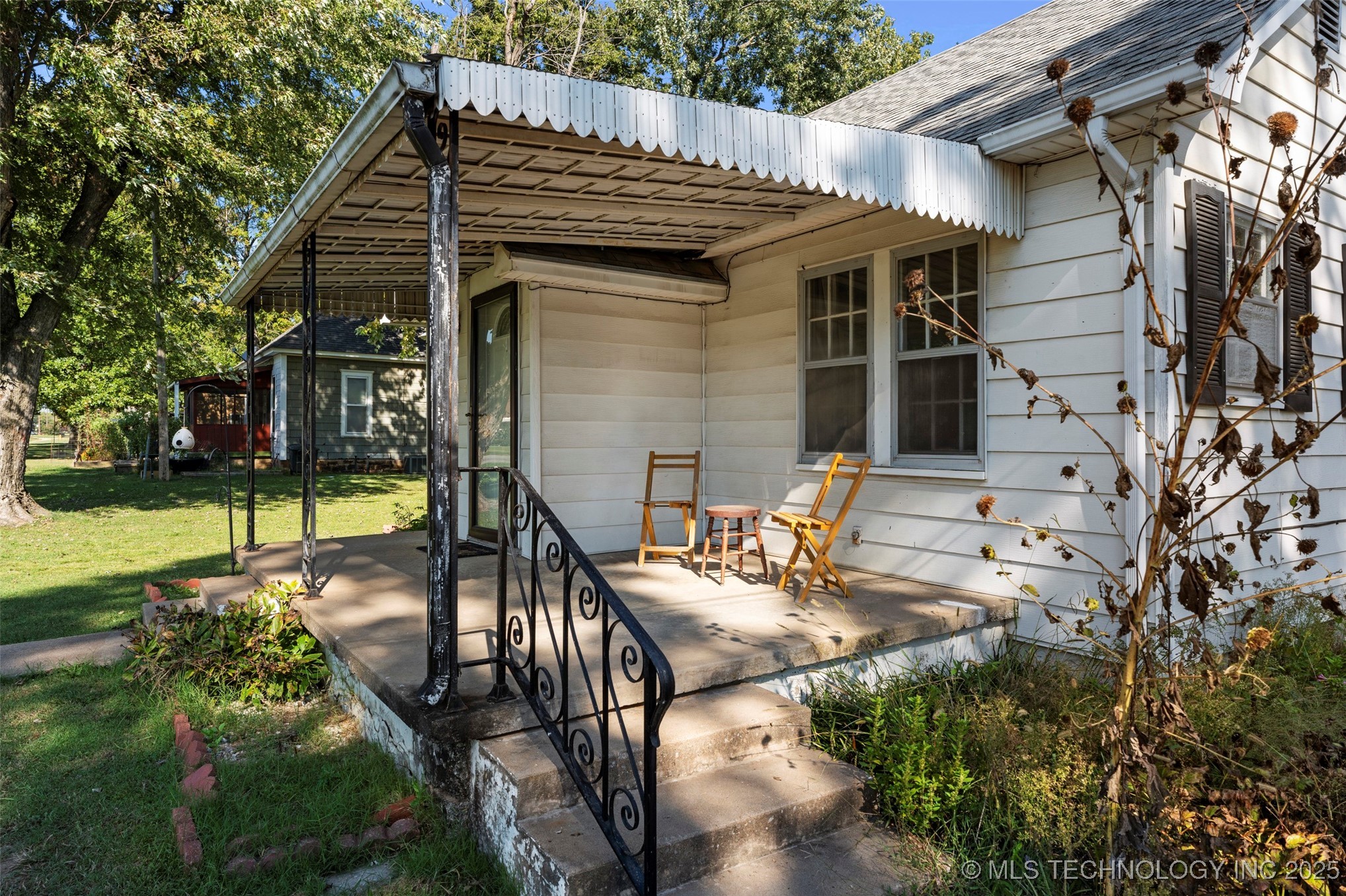 320 W Tahlequah Vinita OK 74301
