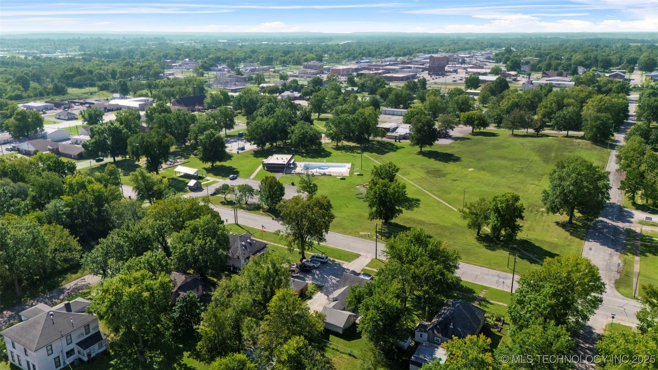 320 W Tahlequah Vinita OK 74301