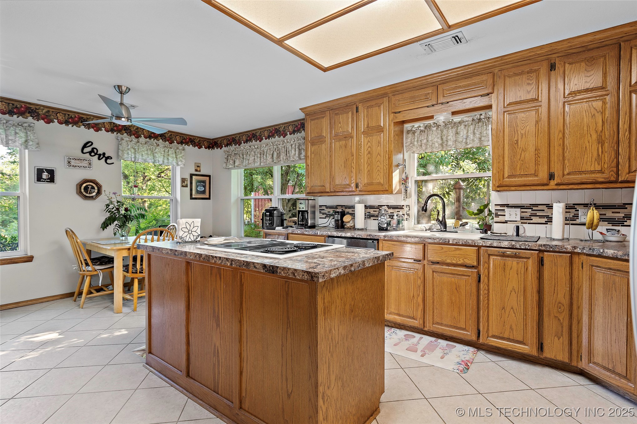 145 Cross Creek Lone Grove OK 73401