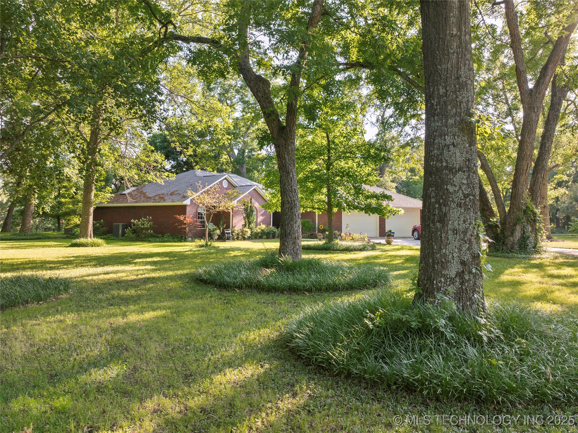 145 Cross Creek Lone Grove OK 73401
