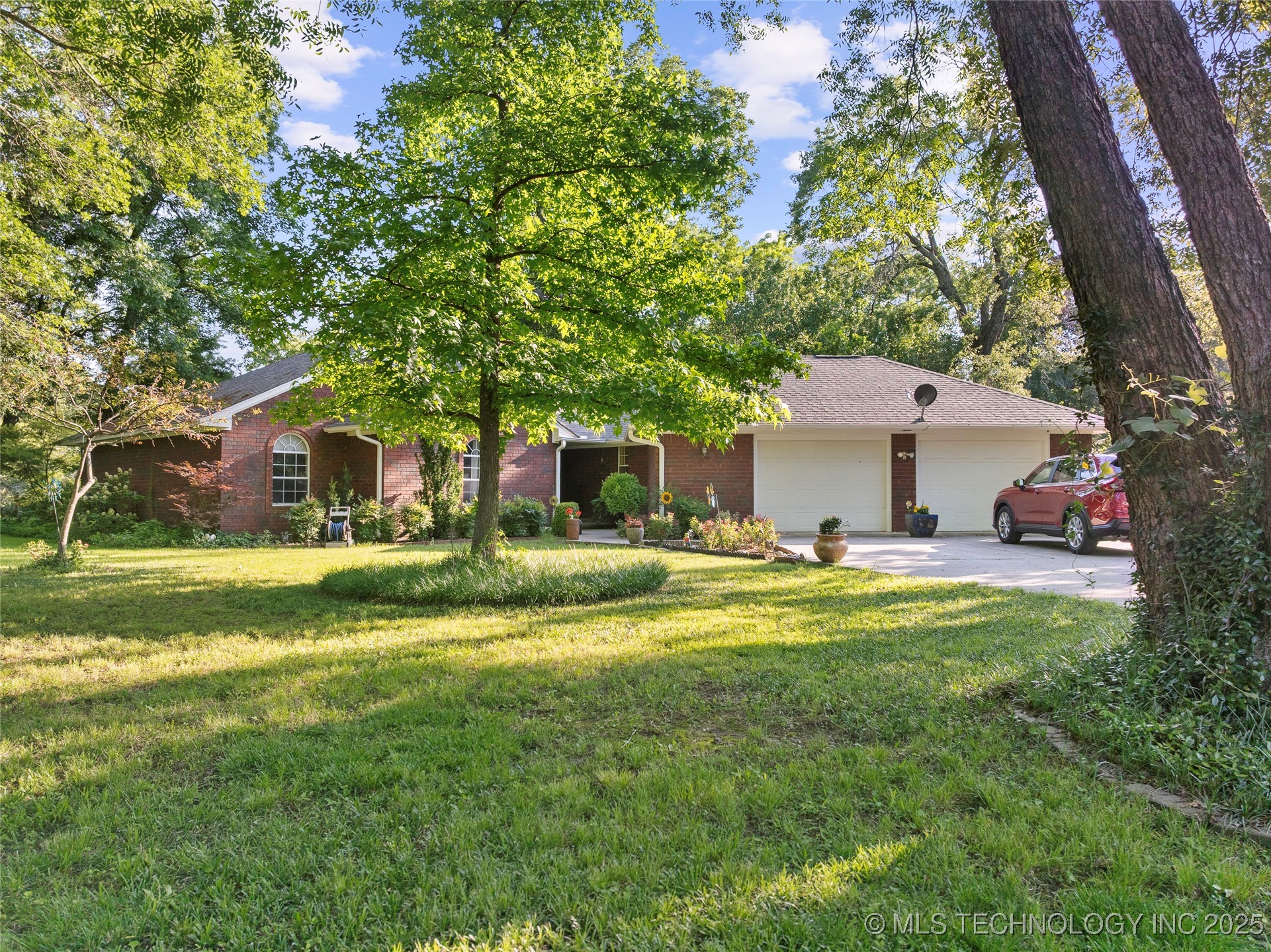 145 Cross Creek Lone Grove OK 73401