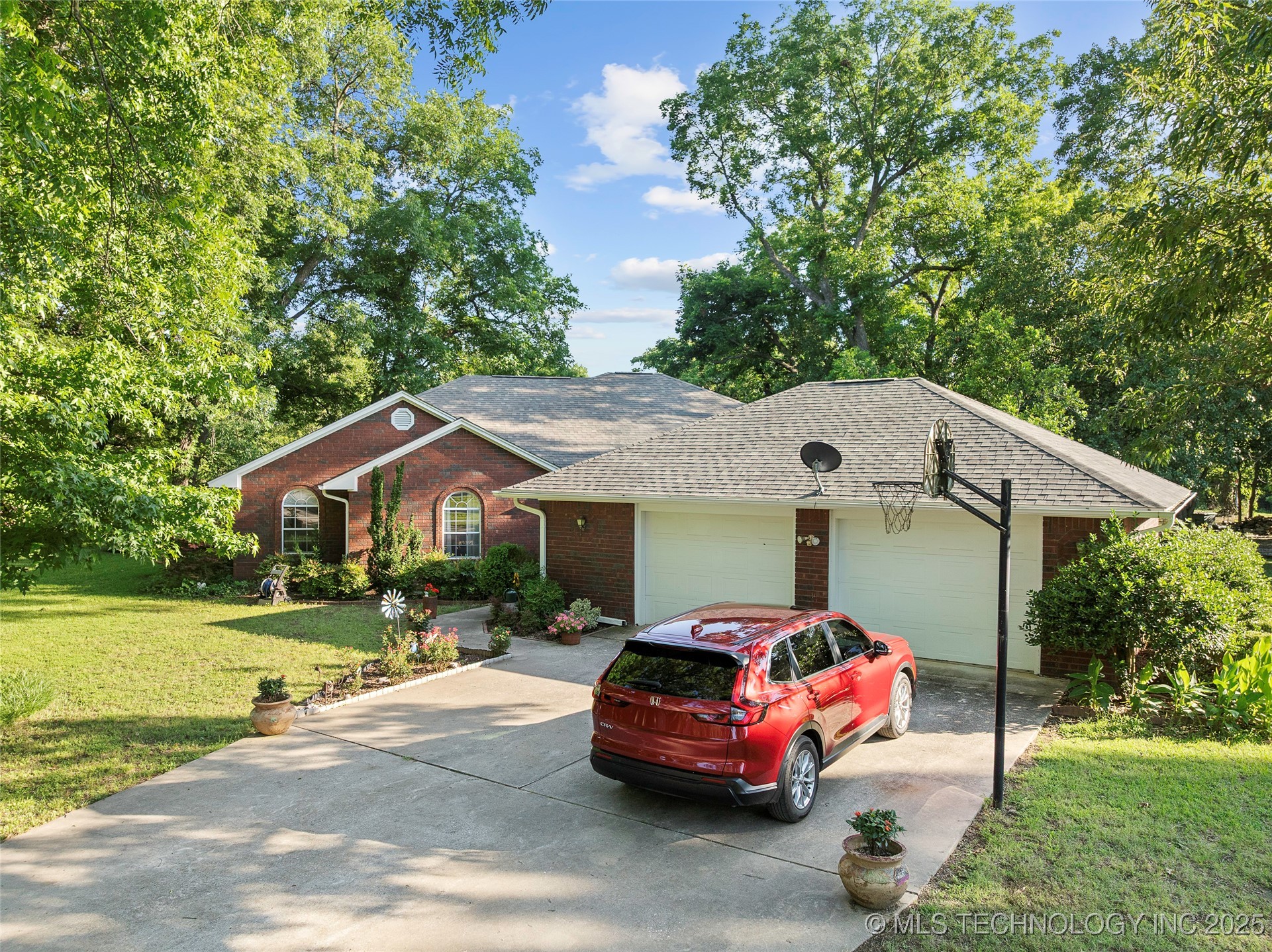 145 Cross Creek Lone Grove OK 73401