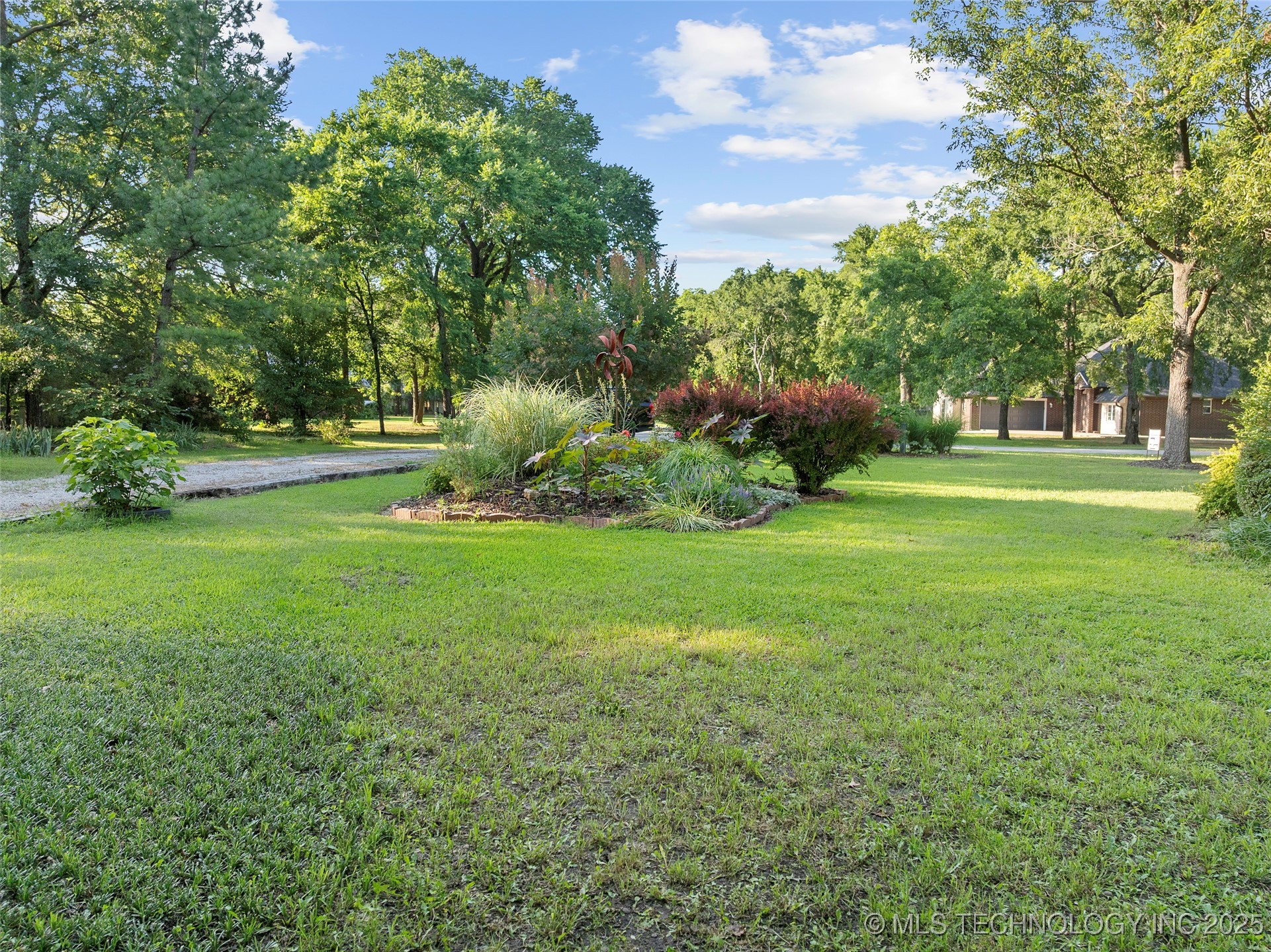 145 Cross Creek Lone Grove OK 73401
