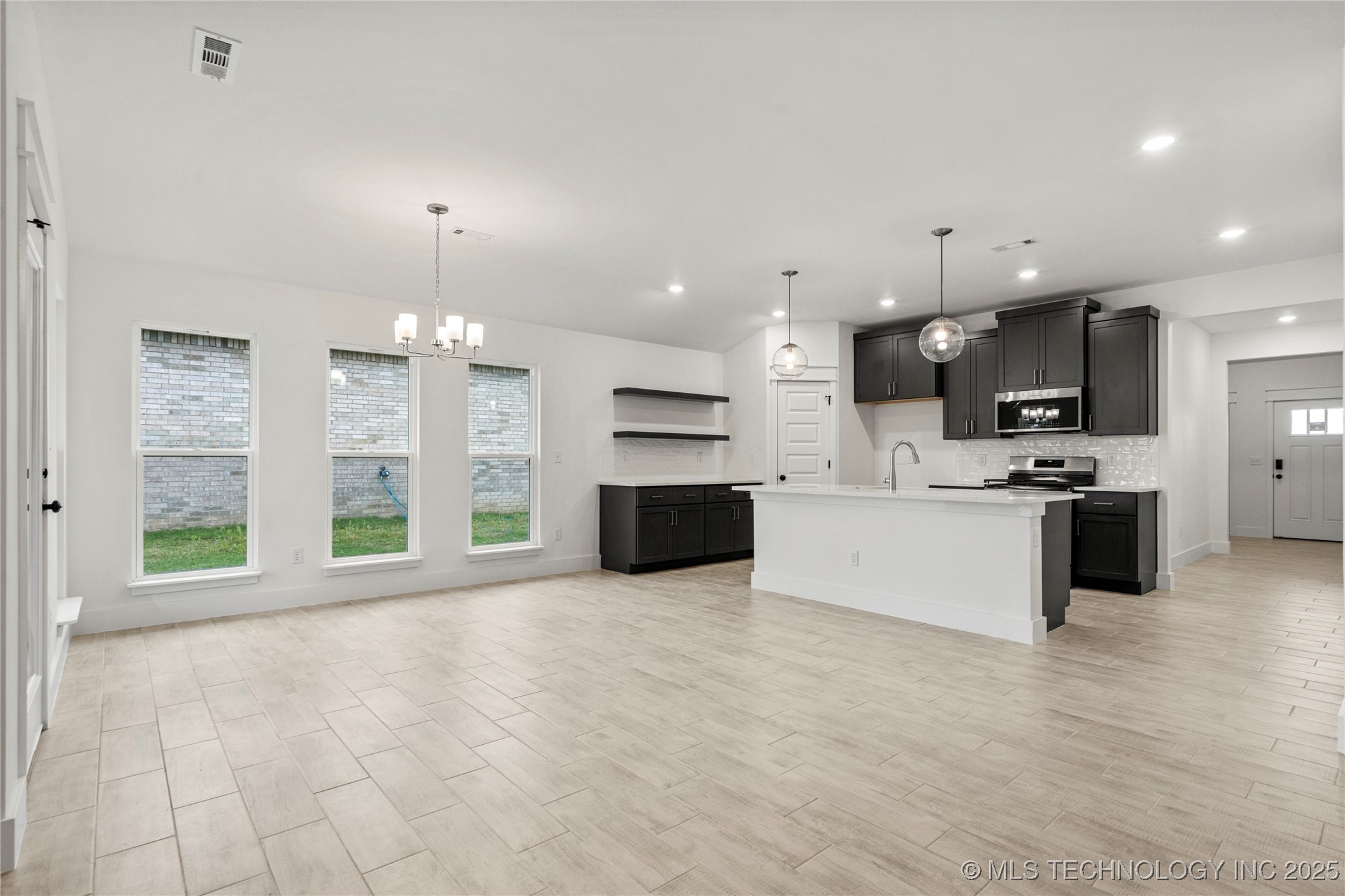2812 E Monroe Street Broken Arrow OK 74014