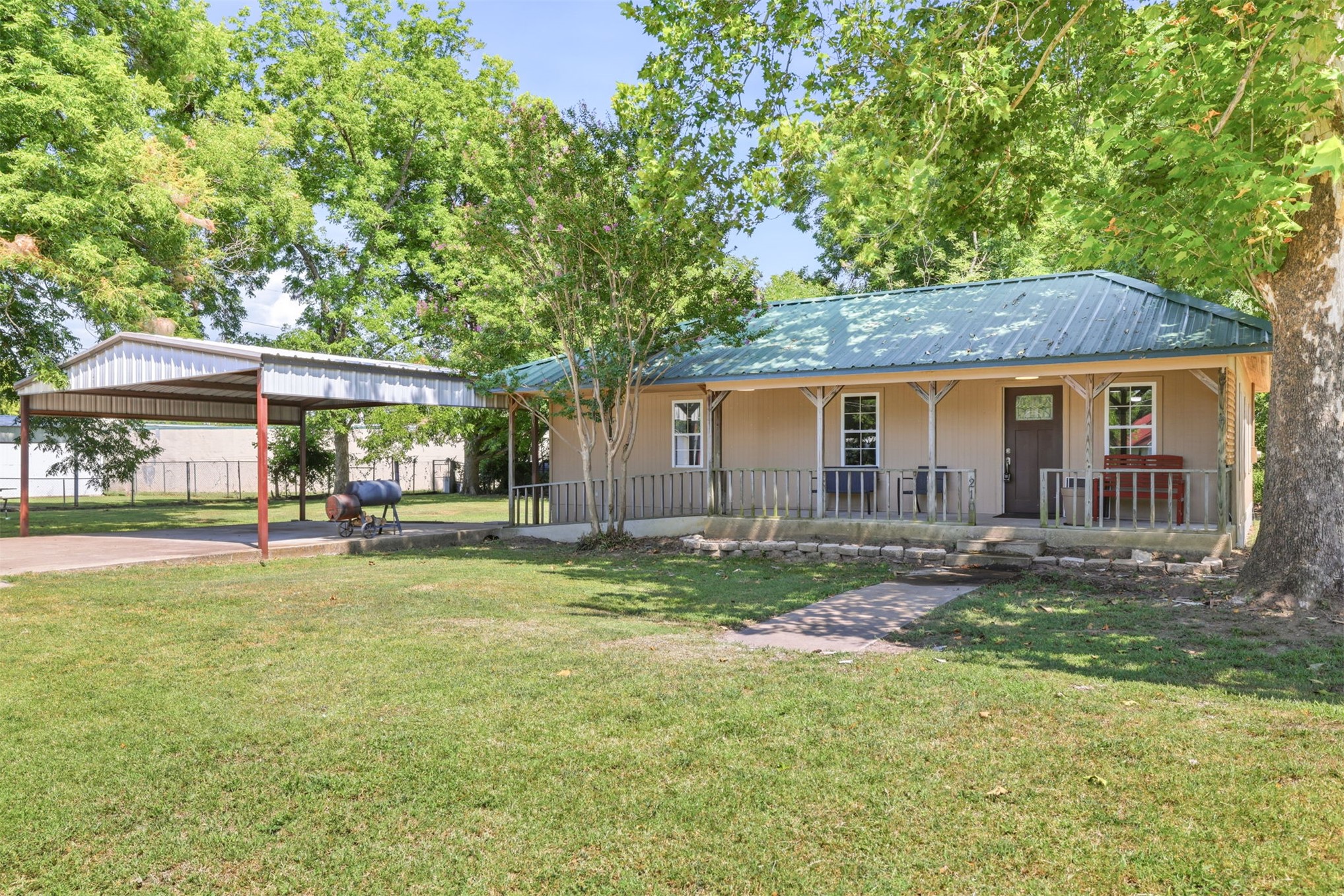 210 Main Caddo OK 74729