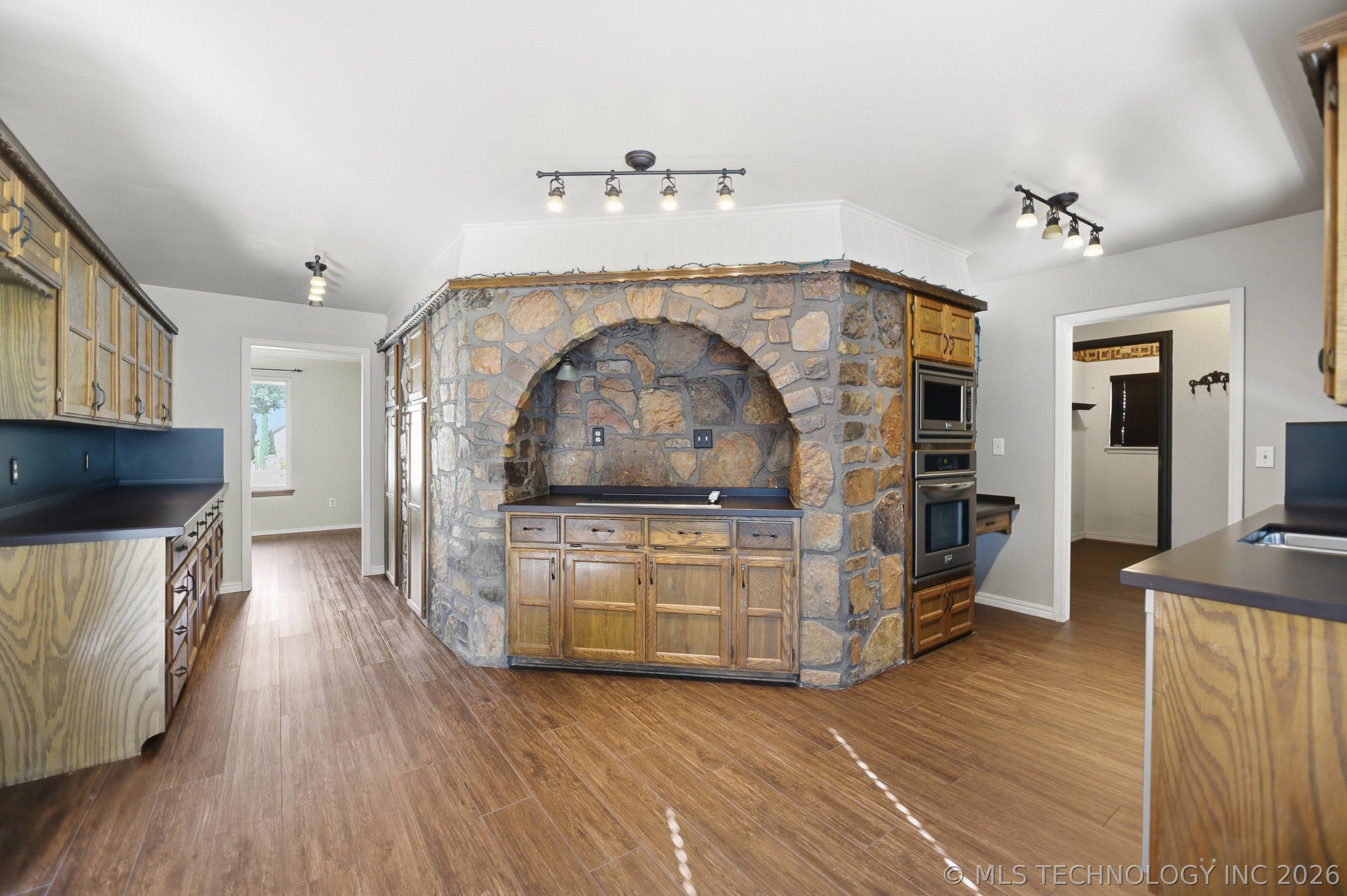 605 E Van Buren Street Broken Arrow OK 74011