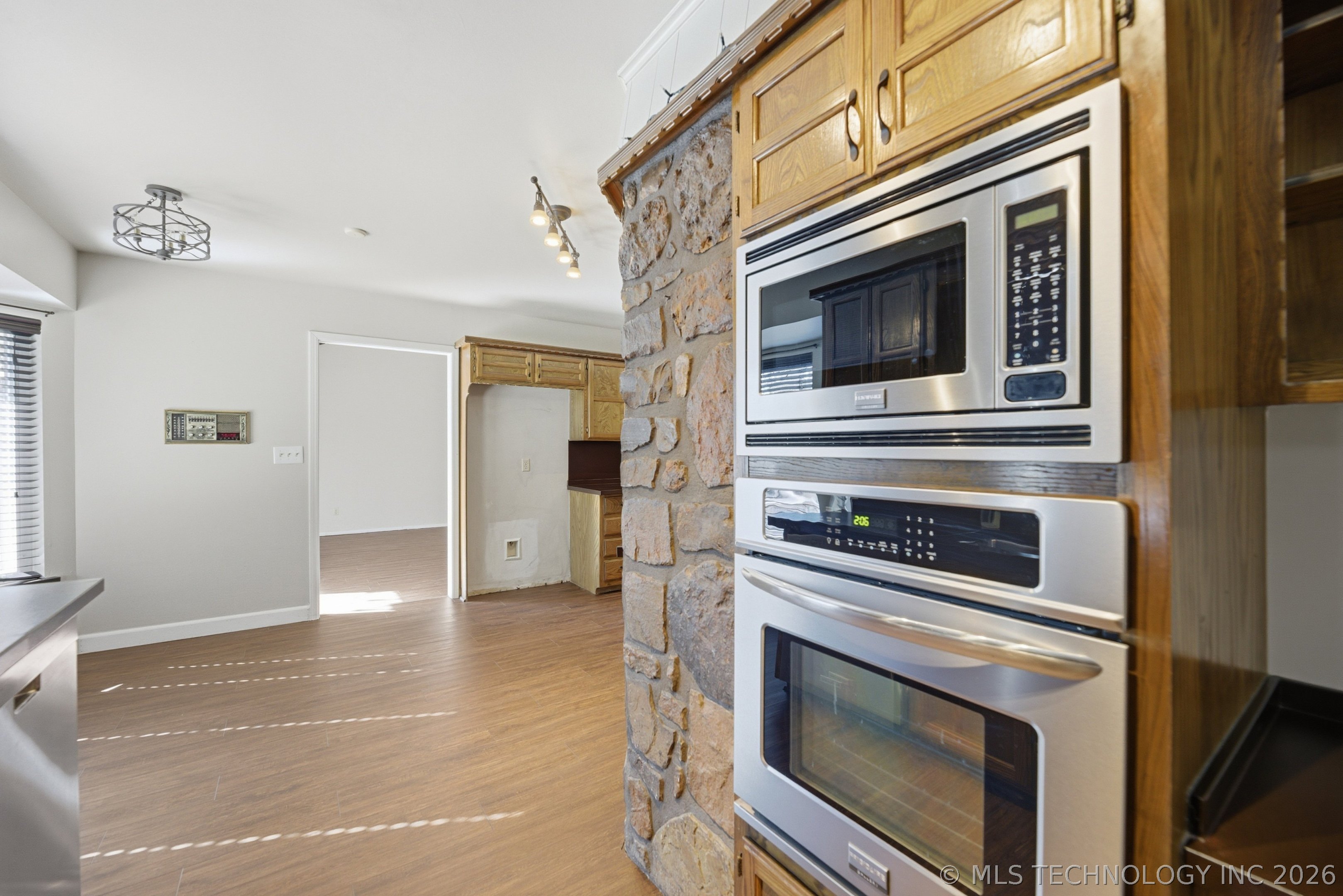 605 E Van Buren Street Broken Arrow OK 74011