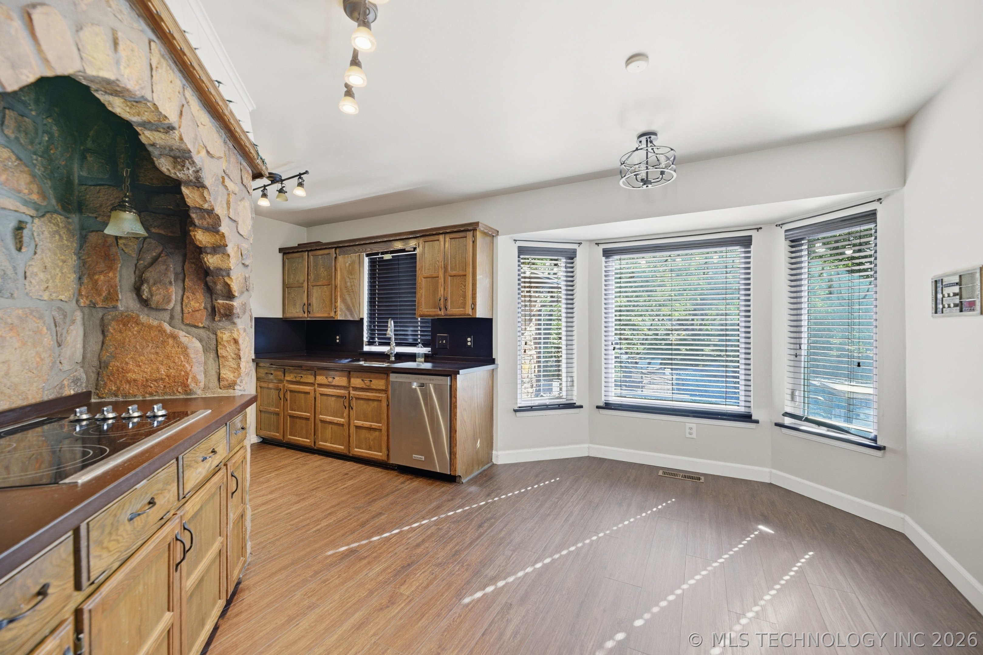 605 E Van Buren Street Broken Arrow OK 74011