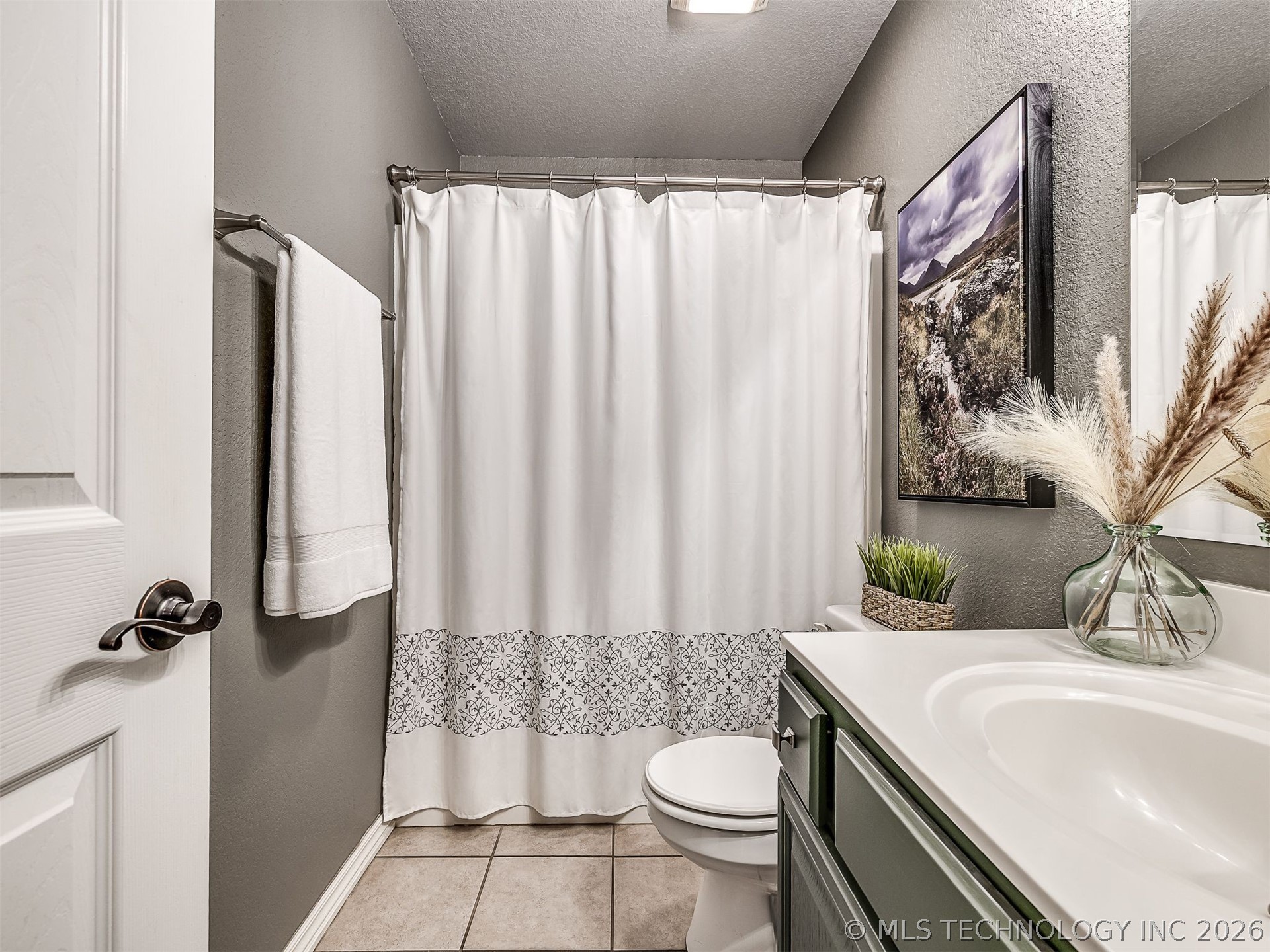 2004 Charleston Drive Bartlesville OK 74006