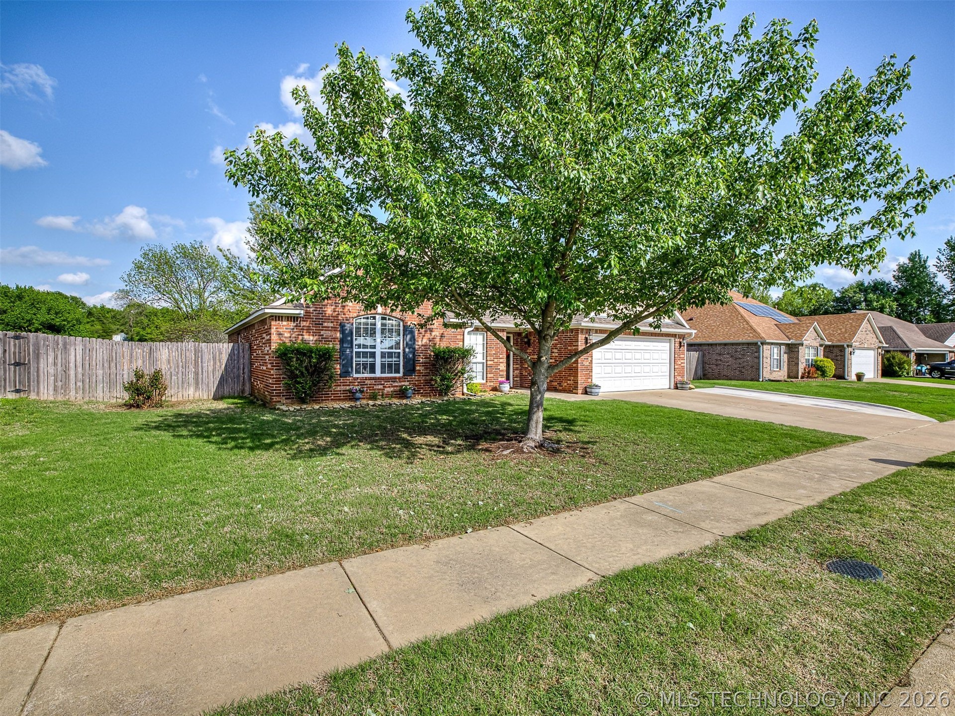 2004 Charleston Drive Bartlesville OK 74006