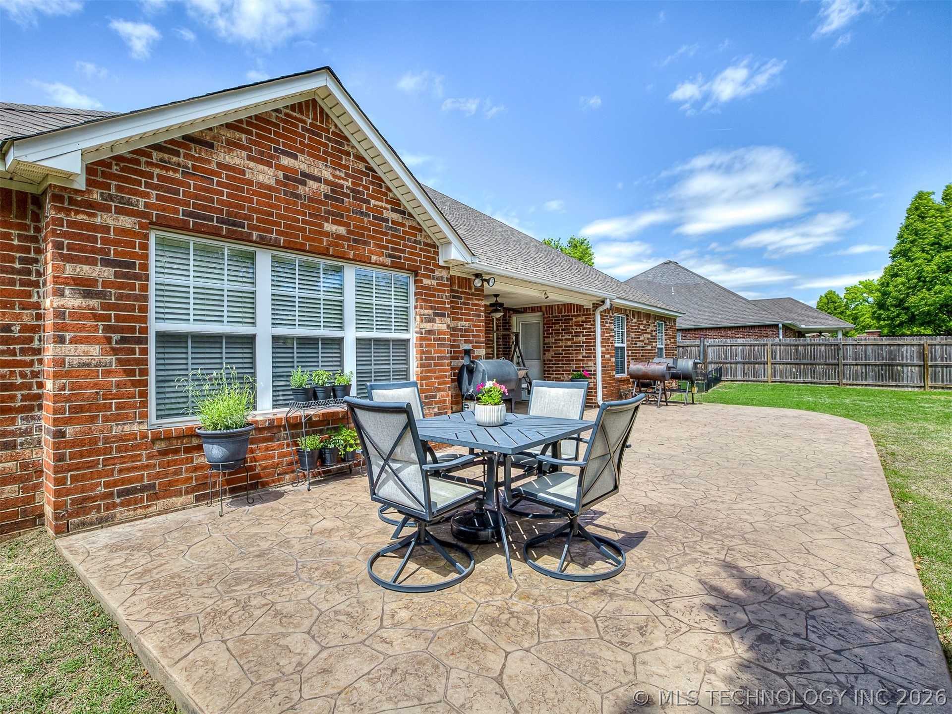 2004 Charleston Drive Bartlesville OK 74006
