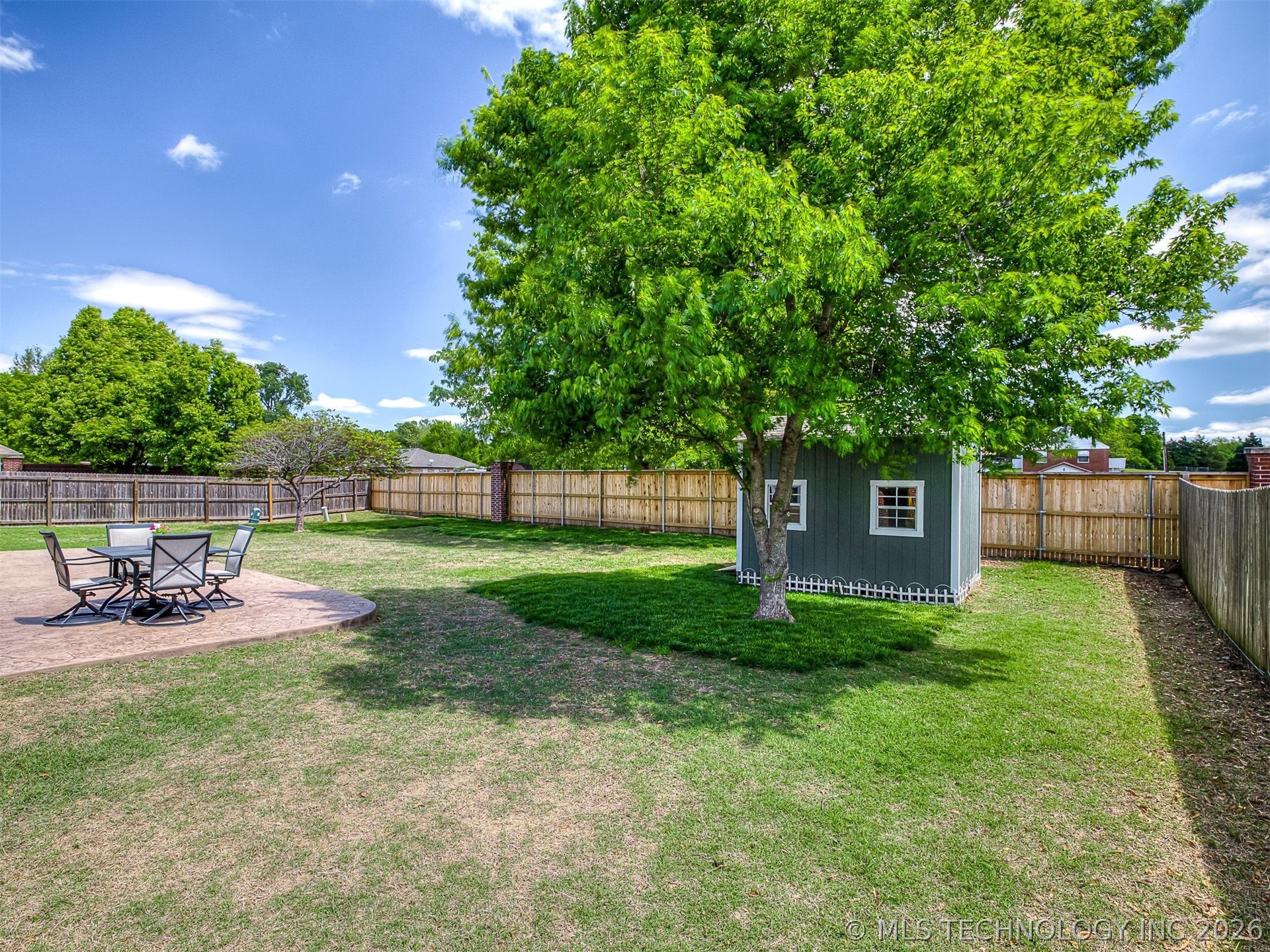 2004 Charleston Drive Bartlesville OK 74006
