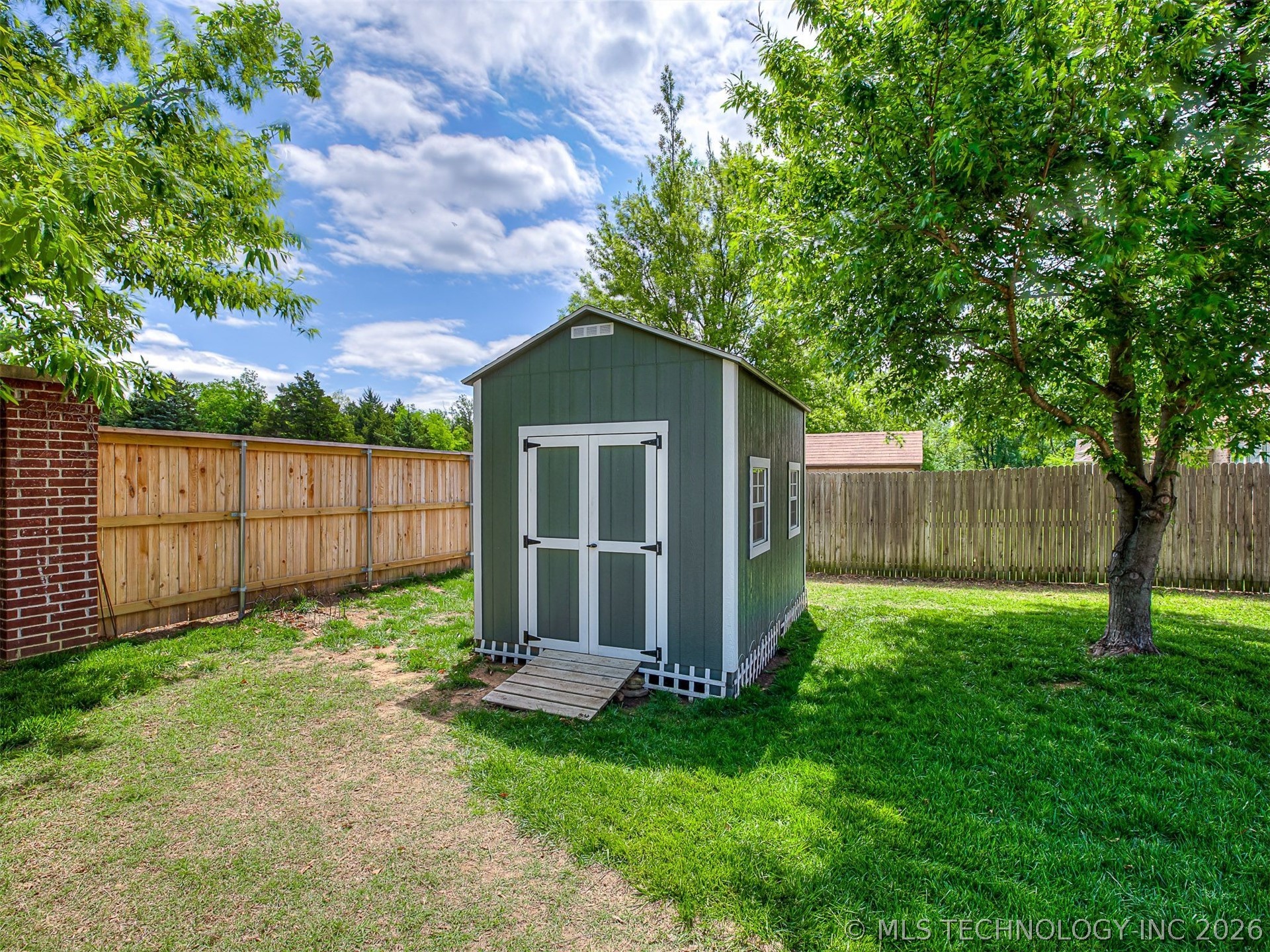 2004 Charleston Drive Bartlesville OK 74006