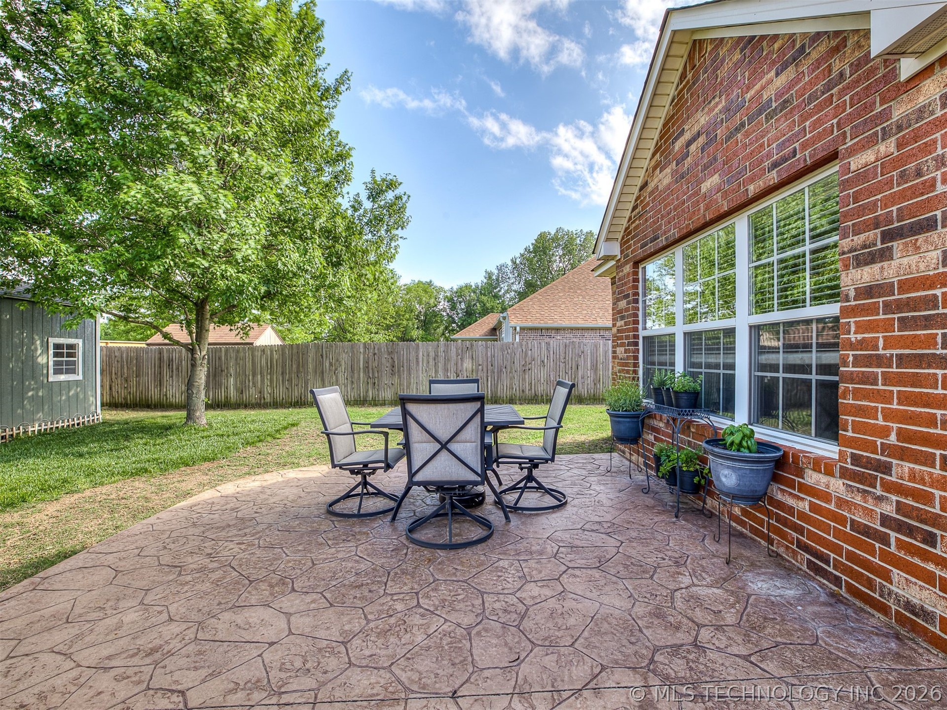 2004 Charleston Drive Bartlesville OK 74006